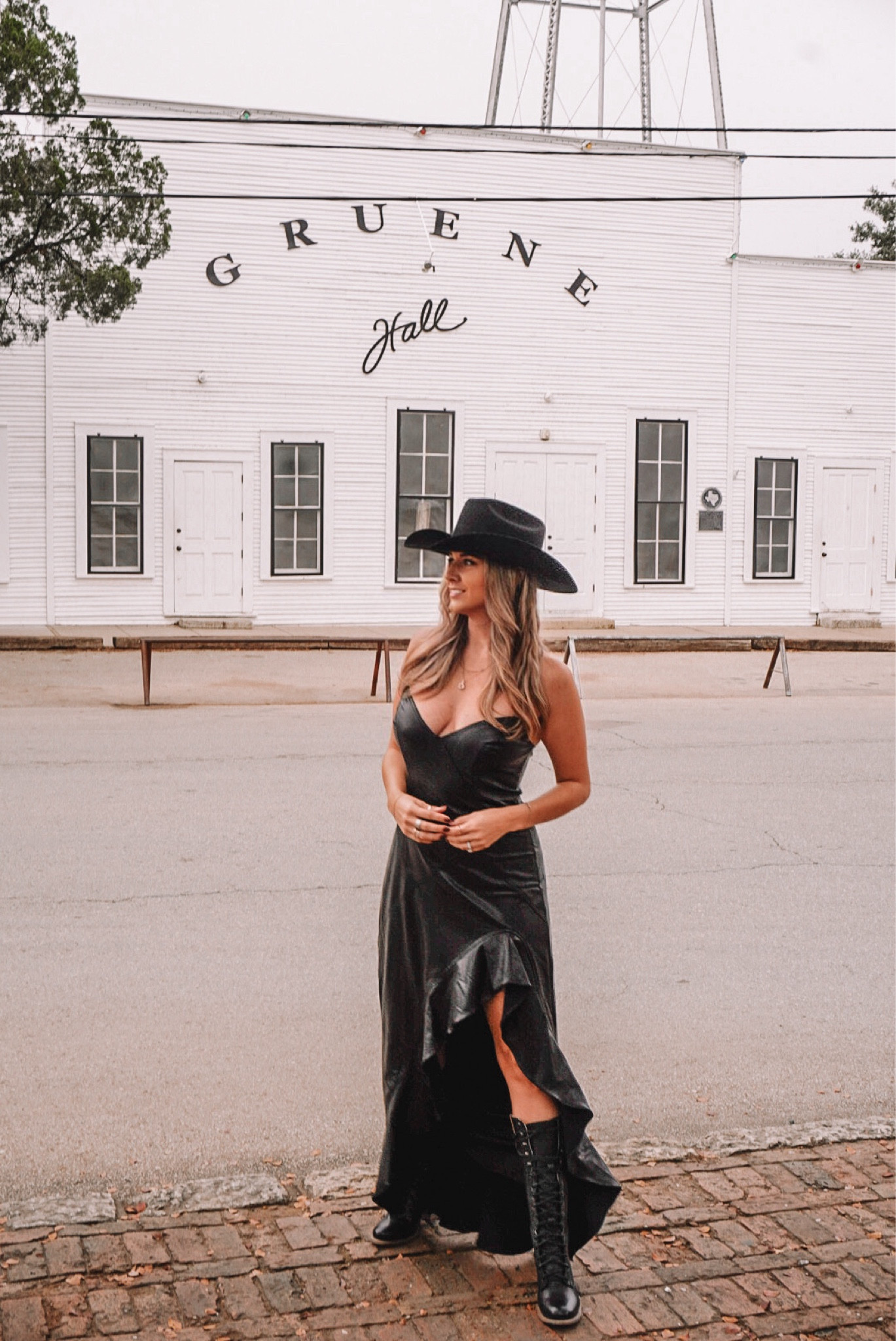 Faux leather dress | rodeo style | western style 


#LTKshoecrush #LTKmidsize #LTKSeasonal