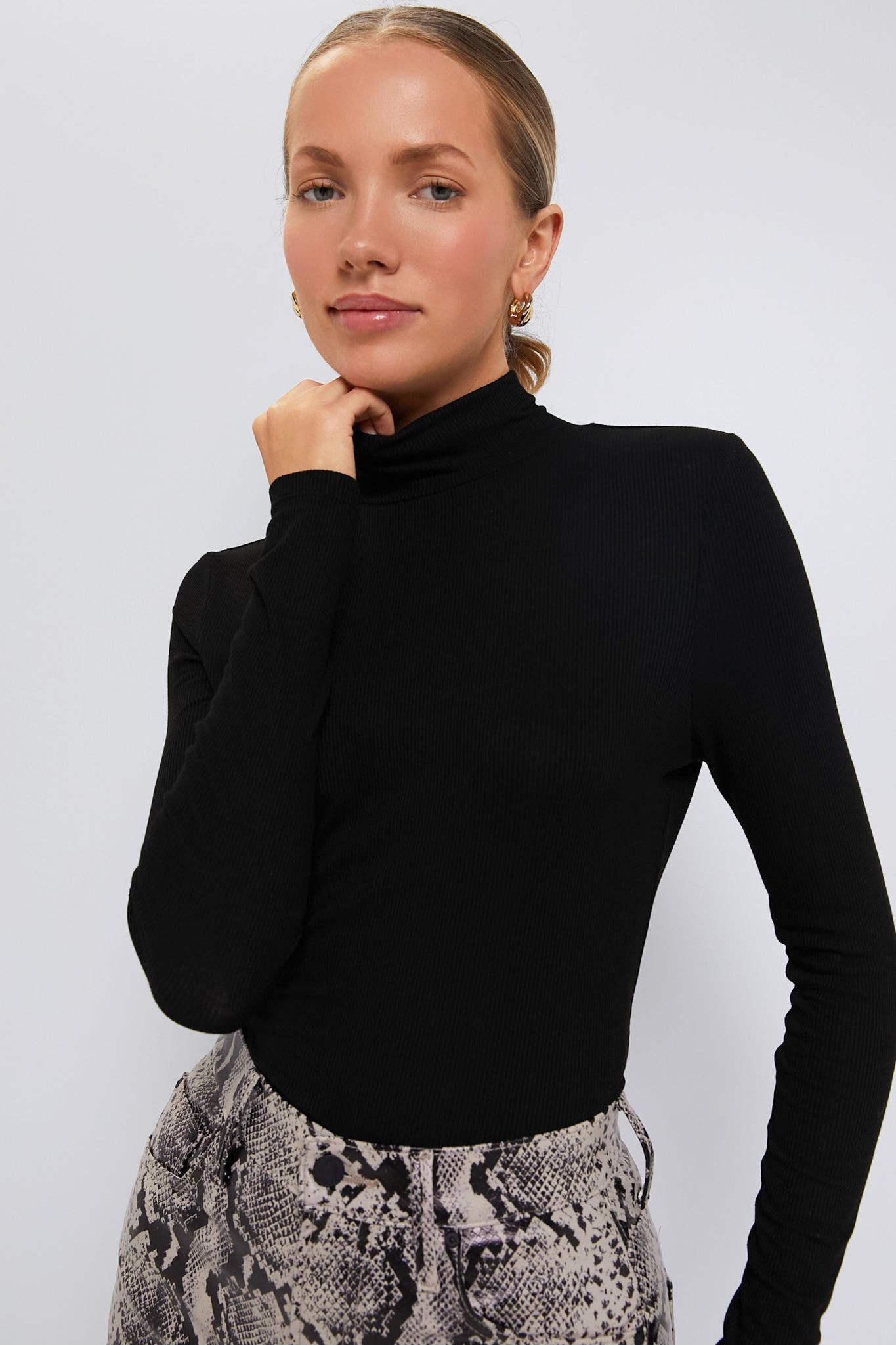 Black Lightweight Ribbed Turtleneck | Tuckernuck (US)