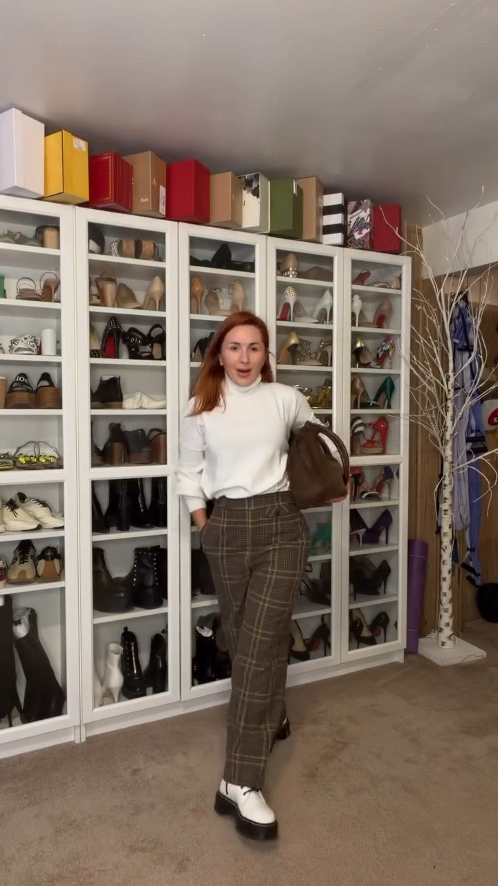 Smart, comfy, and a little bit bossy 🤍
A timeless combo of a white turtleneck, tailored plaid pants, and chunky loafers — perfect for coffee runs, meetings, or weekend strolls. Effortless fall chic that always works.

fall outfit, plaid pants, white turtleneck, chunky loafers, neutral look, smart casual, fall fashion 2025, everyday outfit, elegant style, effortless chic, cozy fall outfit, minimal style, capsule wardrobe

#LTKstyle #LTKfall #LTKoutfit #LTKchic #LTKeurope #FallOutfitInspo #EffortlessStyle #ChicAndCozy #SmartCasualLook #EverydayElegance #PlaidPantsStyle #MinimalChic #FallWardrobeEssentials #OOTDideas #ClassicStyle

#zaraoutfit #fallstyle #streetstyle #girlswithstyle

#LTKSeasonal #LTKOver40 #LTKStyleTip