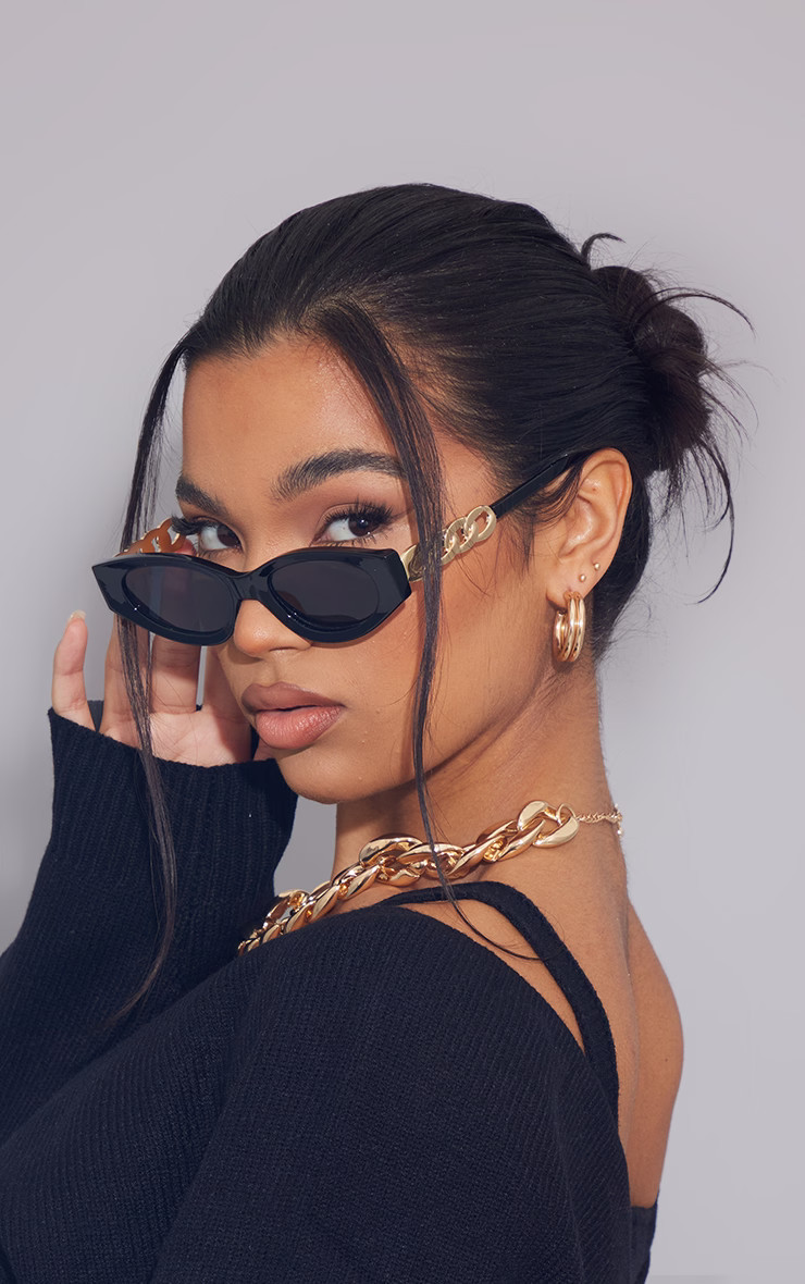 Black Chain Detail Round Cat Eye Sunglasses | PrettyLittleThing US