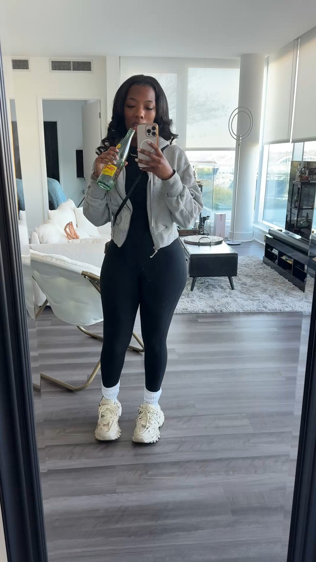 An airport fit loves to see me coming!! These Abercrombie leggings chefs kiss!!!! 

#LTKselfcare #LTKootd #LTKgrwm