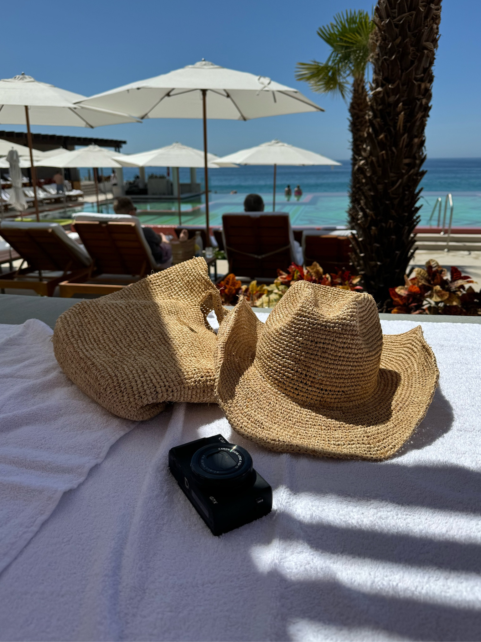 vacation essentials ☀️