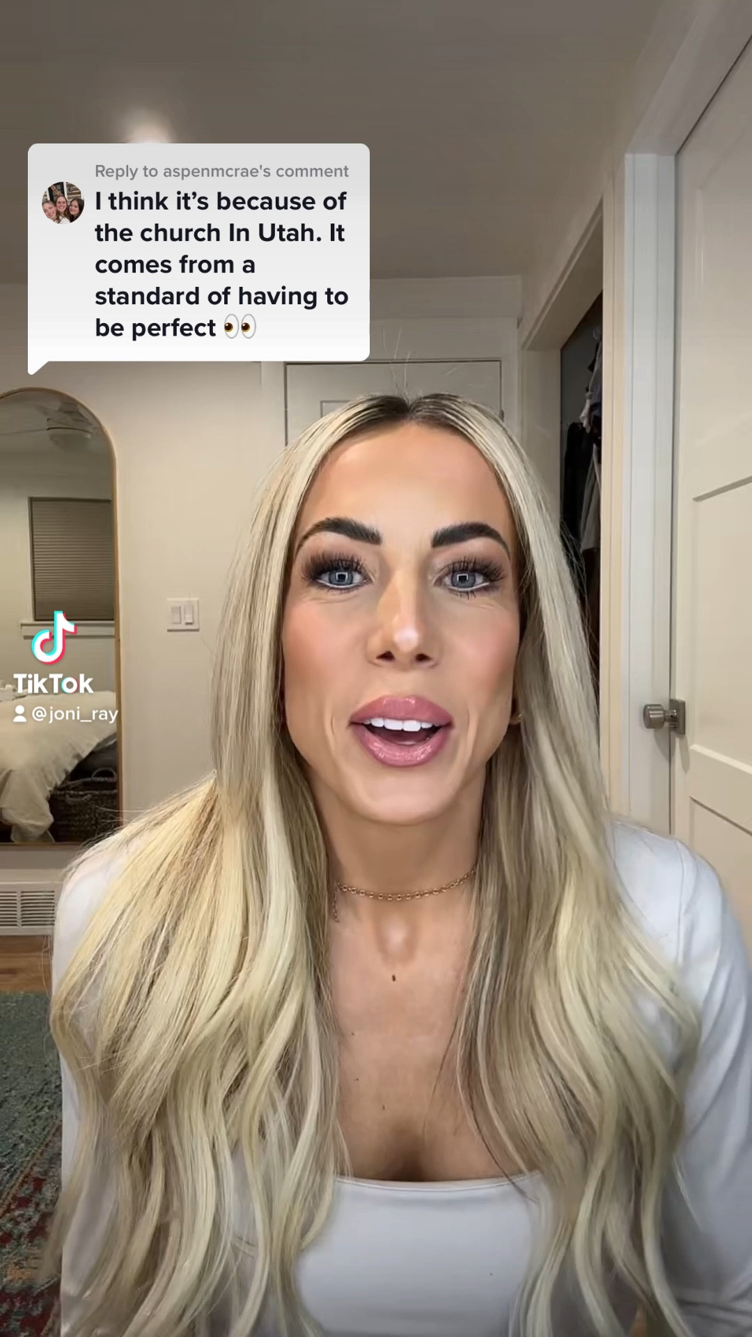 Makeup from this video 