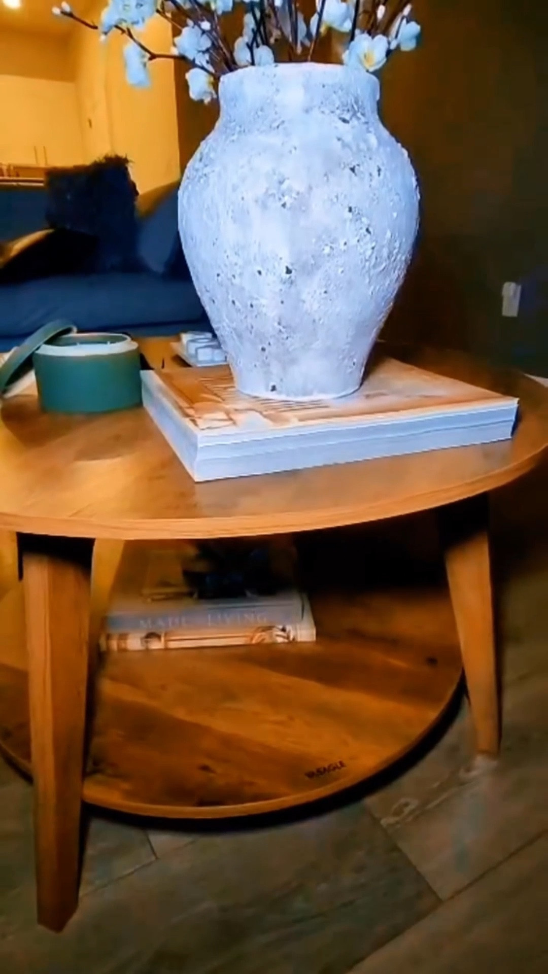 Amando mi coffee table de VASAGLE by SONGMICS 🤍 líneas limpias, diseño atemporal y el balance perfecto entre estilo y funcionalidad. Un básico que eleva cualquier sala ☕✨
 
Comenta mesa y te estaré enviado el link🔗

#Vasagle #Songmics #CoffeeTable #MesaDeCentro #homedecor #EstiloMinimalista

#LTKHome #LTKU #LTKSeasonal