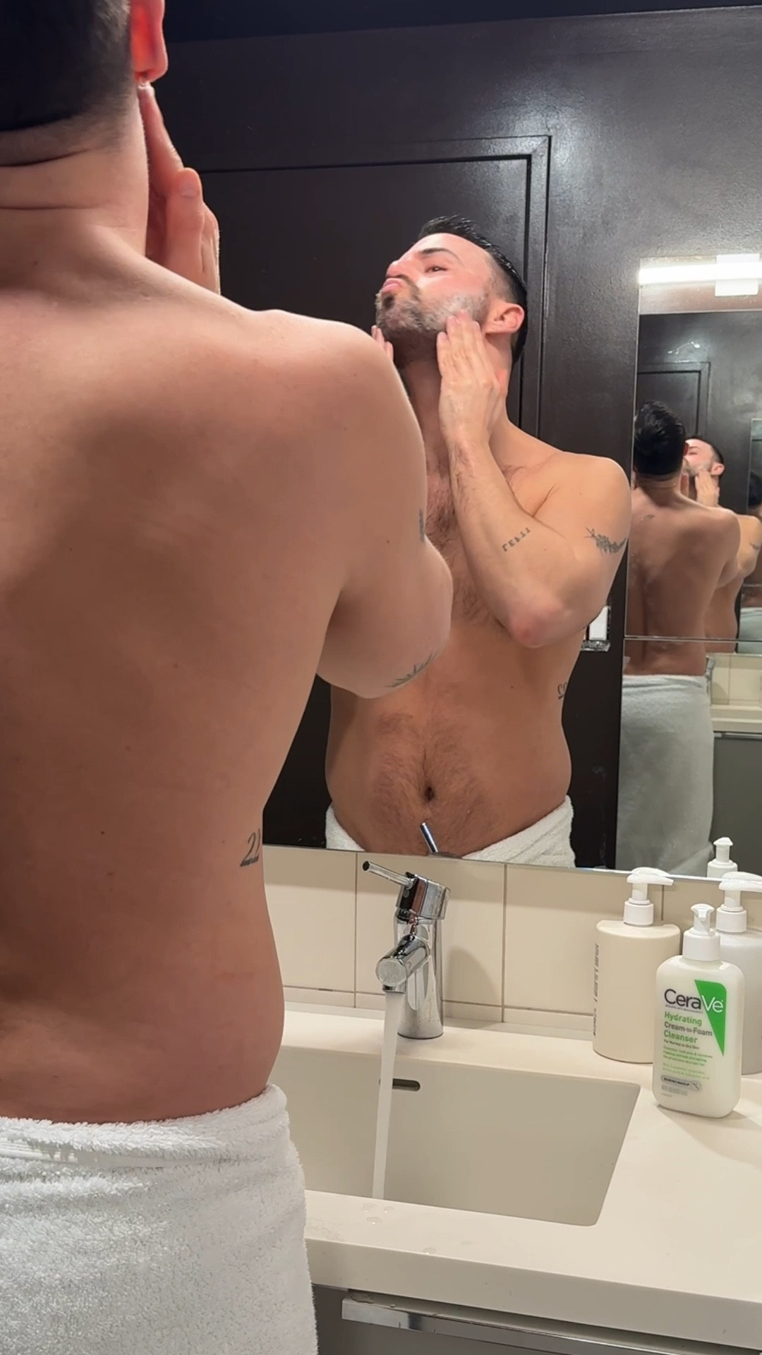 #Ad My skin tend to get dry in the winter, so I reach for the @cerave Hydrating Foaming Oil Cleanser. Lately I’ve been using the Hydrating Cream-to-Foam Cleanser for dry to normal skin. CeraVe has many cleansers for all different skin types. 
You can shop them all at @target and don’t forget the Circle Offer running during April 5-11 with 20% off CeraVe cleansers 8 oz
#Target #TargetPartner #CeraVePartner 
@Shop.LTK #liketkit 

#LTKgrwm #LTKMens #LTKselfcare