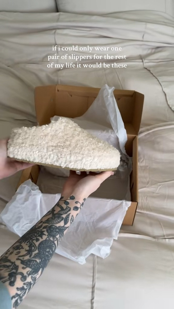 #slippers #clogs #shoes #lulus

#LTKGiftGuide #LTKFindsUnder50 #LTKSaleAlert