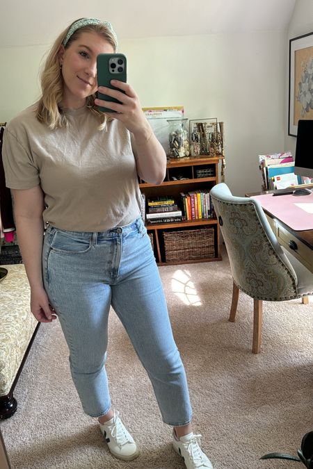 My look today for our Master’s Party. It was so fun to get out for the first time since having Easton. We had the best time and y’all..these Abercrombie jeans..giving me LIFE. The perfect pair of postpartum jeans. Adding this to the postpartum capsule wardrobe ❤️

Abercrombie / jeans / jean / masters outfit 

#LTKbump #LTKstyletip #LTKfindsunder100