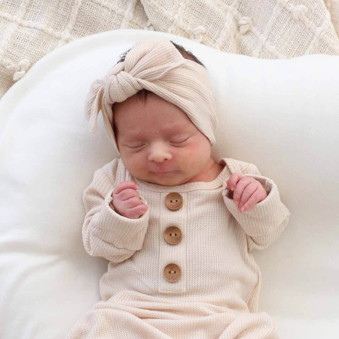 Oatmeal Waffle Bamboo Newborn Baby Knot Gown & Hat Set* | Caden Lane