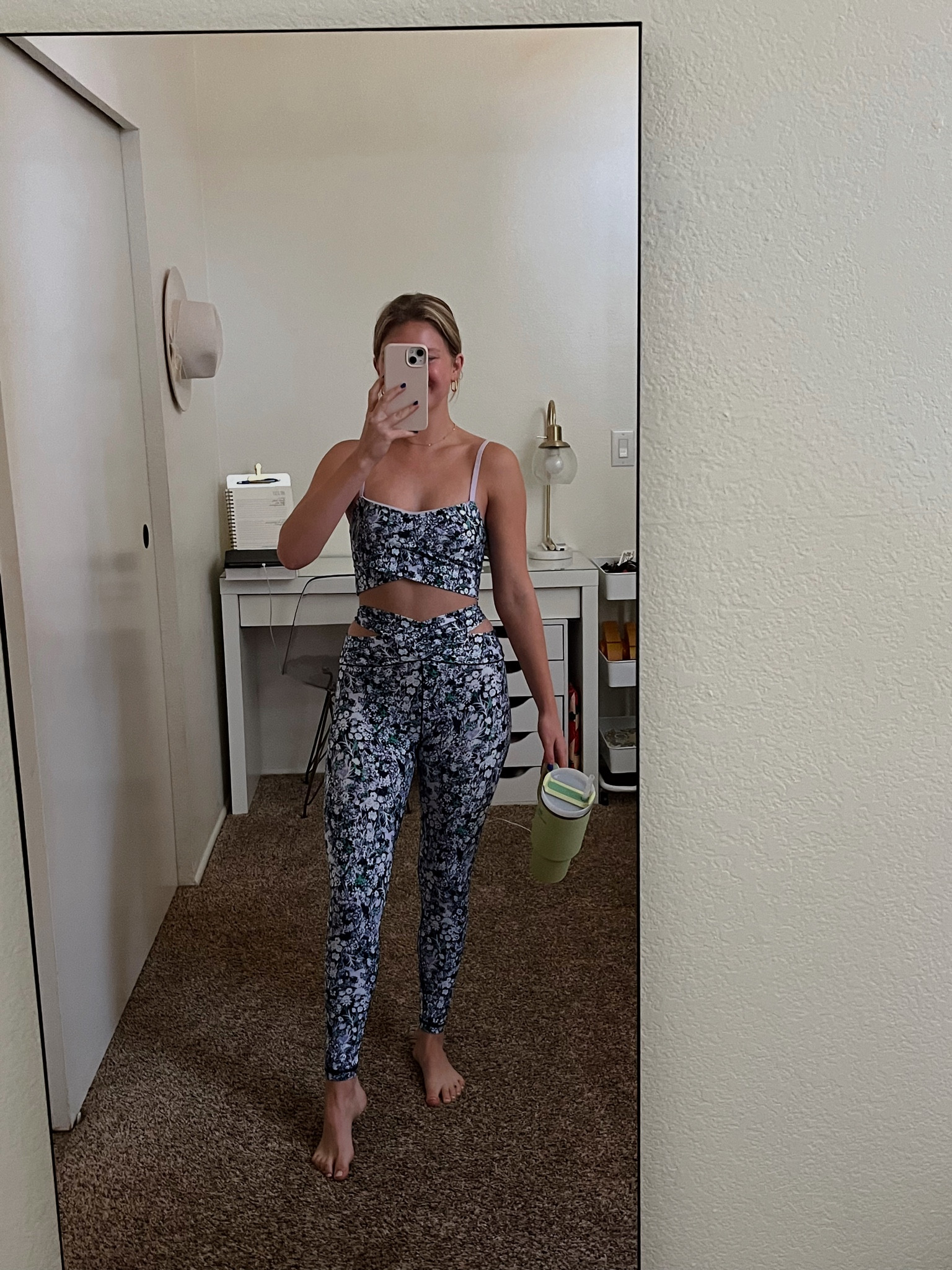 the set that is ✨everything & more✨ for us girlies with wider hips !!

literally on such good sale—21 for leggings & 13 for top !!!!

#LTKsalealert #LTKstyletip #LTKcurves