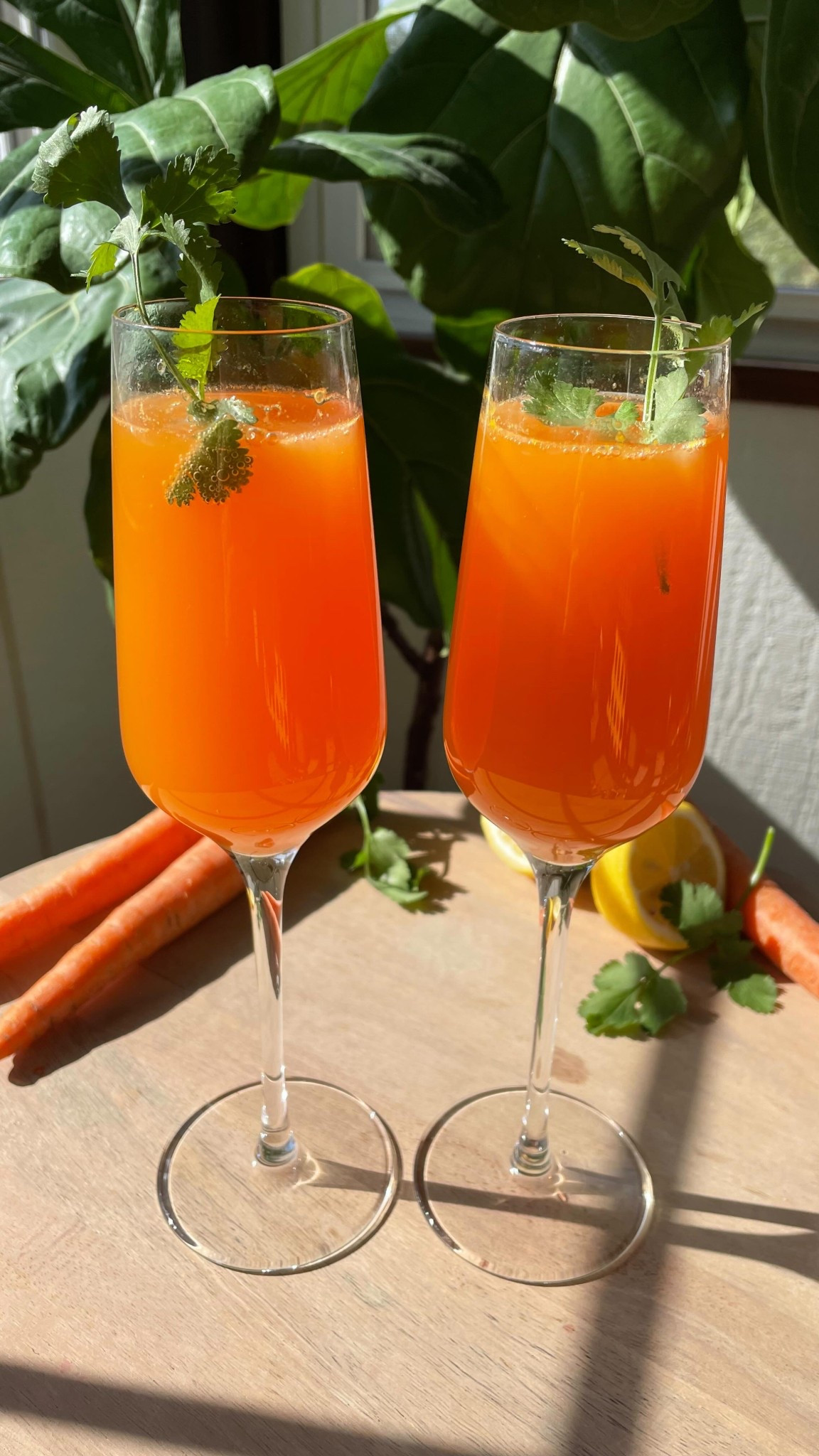 Let’s make a hoppy carrot mimosa mocktail for Easter brunch!

I can’t get over how cute these are! They look just like a carrot and are perfectly on theme for Spring and Easter! And they are so so delish!

You’ll just need a couple ingredients to bring these to life! NA champagne, orange juice and carrot juice! All easy ingredients you can find at the grocery store. 

If you’re hosting, these are perfect to make. And might I suggest a mimosa bar so people can customize how they like their drinks?  Maybe add some orange and grapefruit slices and some other juice options, too! 

Ingredients (serving per drink)
• 1 bottle of non-alcoholic champagne
• 1 oz carrot juice
• 1/2 oz orange juice

#mocktails #mocktailgirlie #mocktailrecipe #easter #spring #springrecipes #easterweekend #brunch