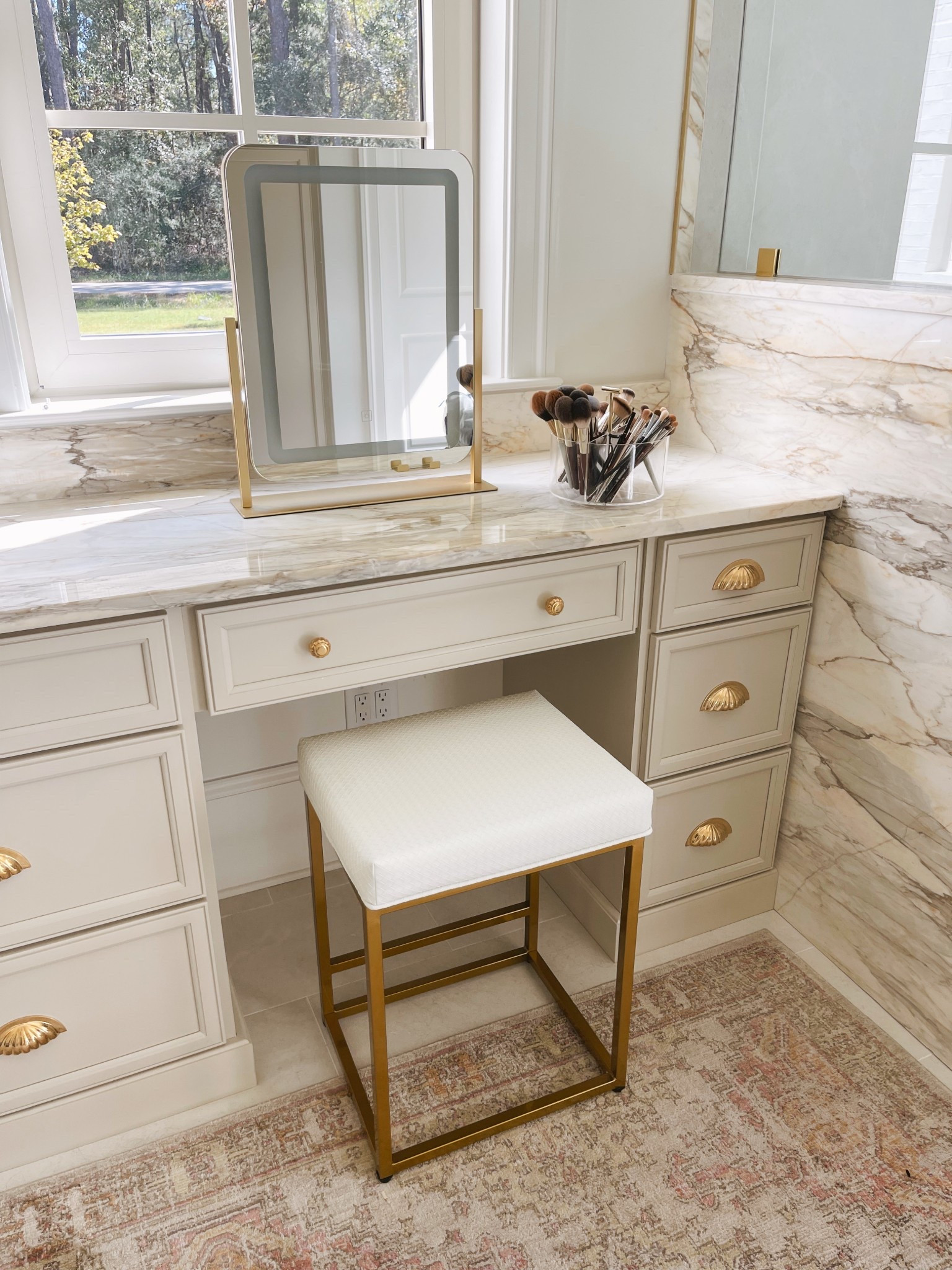 Linking my bathroom vanity essentials here! #amazonhome #vanity #bathroom


#LTKFindsUnder100 #LTKHome