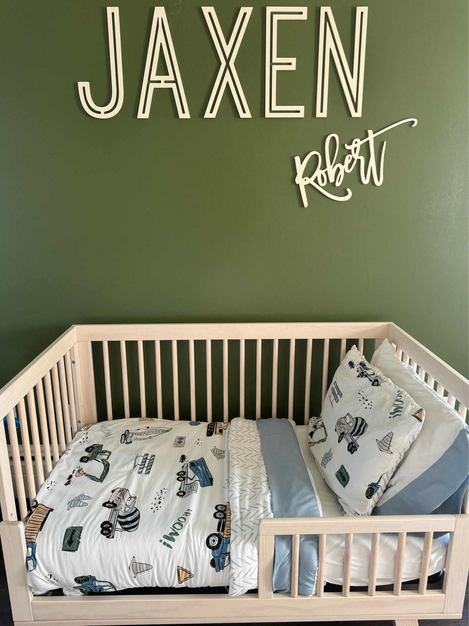 Toddler bedroom 
Sweet jojo bedding 
Amazon finds 
Toddler boys 

#LTKKids