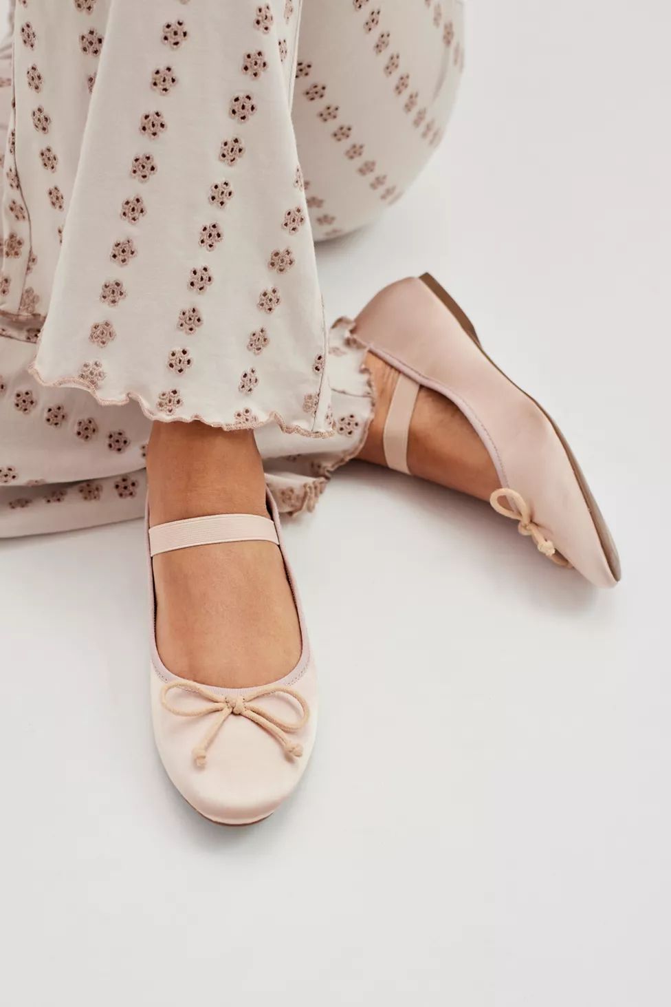 UO Ella Satin Ballet Flat | Urban Outfitters (US and RoW)