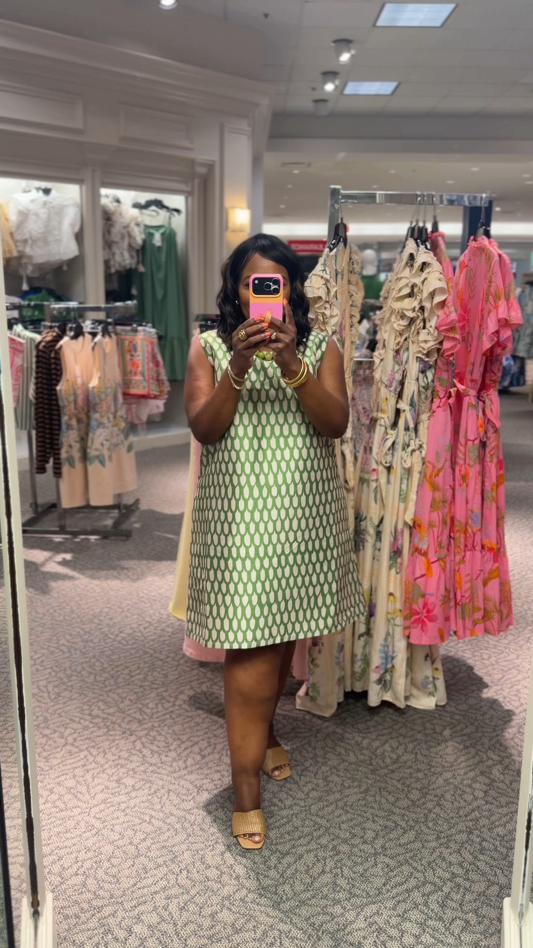 Love this shift dress that’s perfect for desk to happy hour / @Dillards Inc.

#LTKootd #LTKgrwm #LTKWorkwear