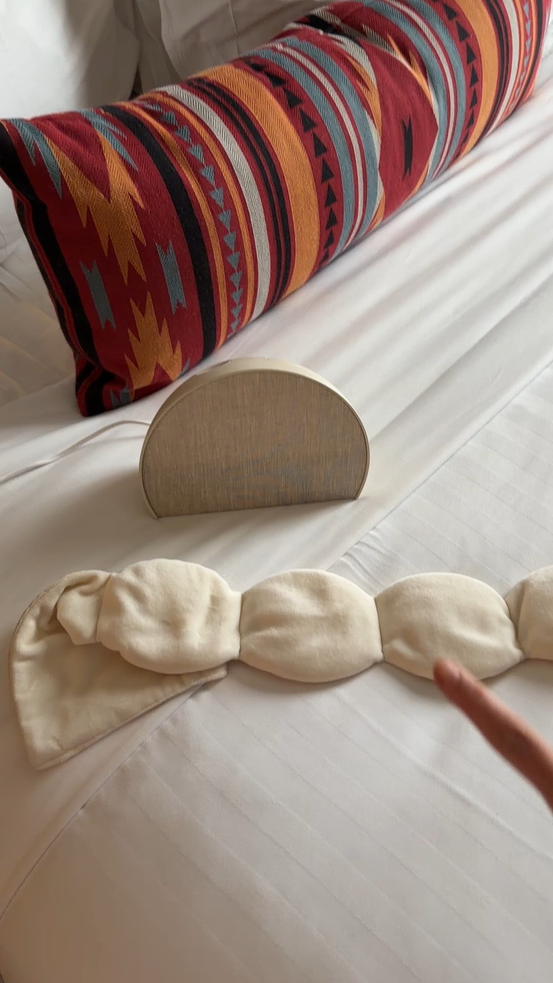 Hatch sleep machine // nodpod eye mask 