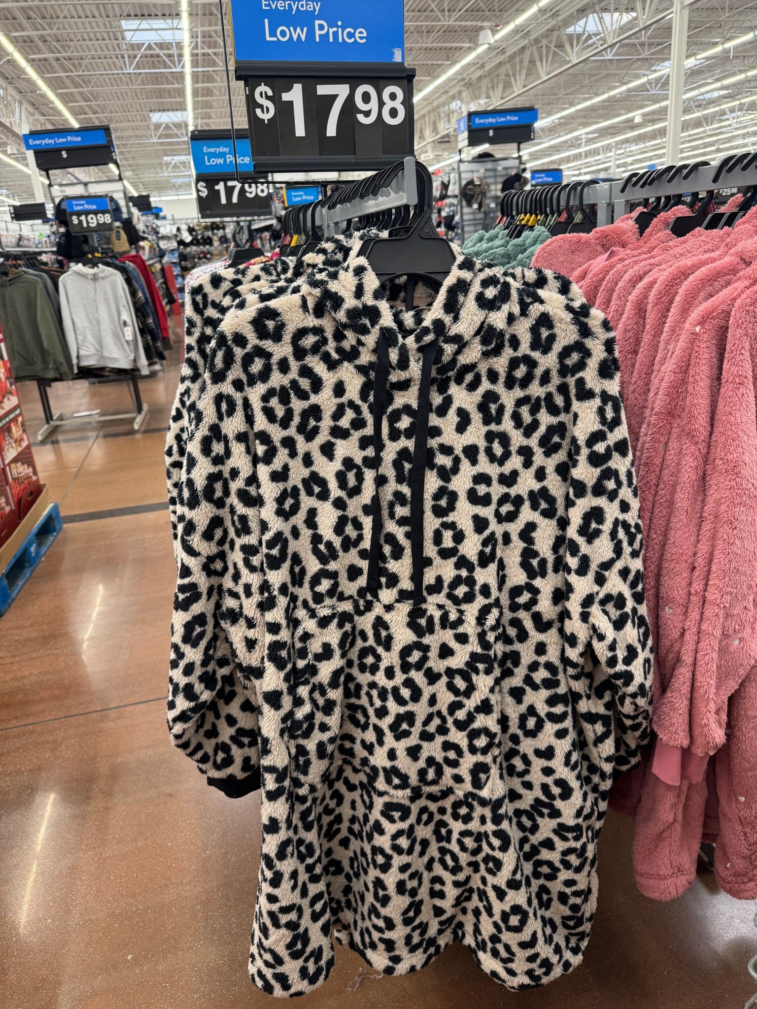 Sale!!!! Walmart Joyspun Women's Oversized Hooded Plush Lounger, Size XS-3X

#LTKSaleAlert #LTKFindsUnder50 #LTKTravel