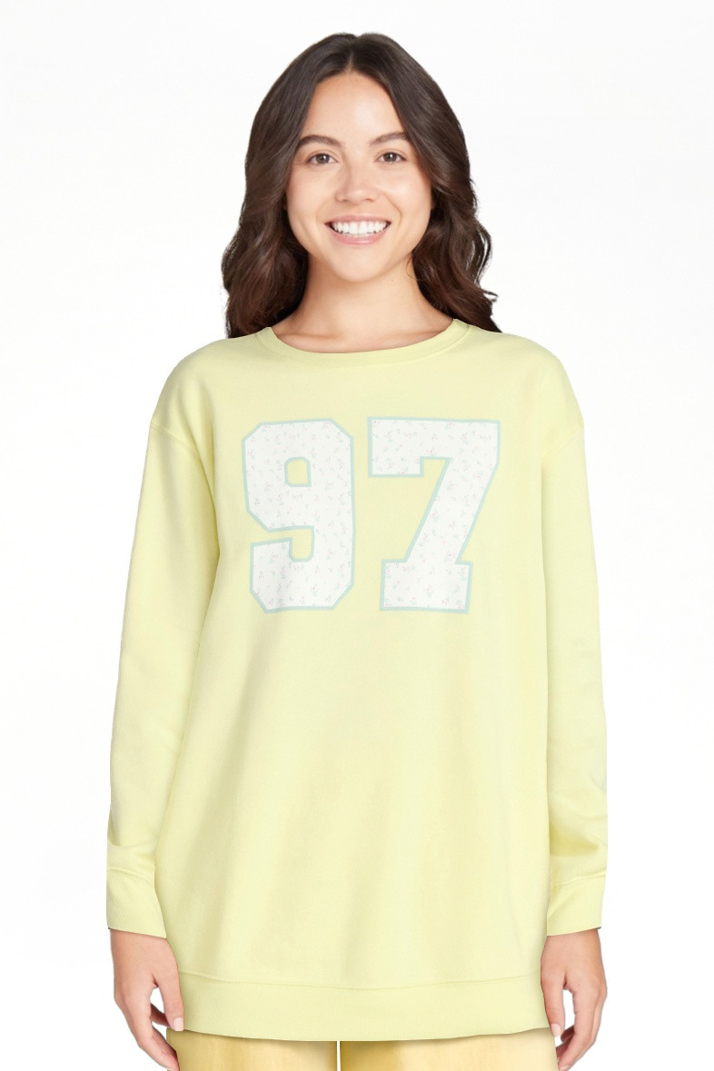 No Boundaries Oversized Graphic Sweatshirt, Midweight, Women's XXS-XXL | Walmart (US)