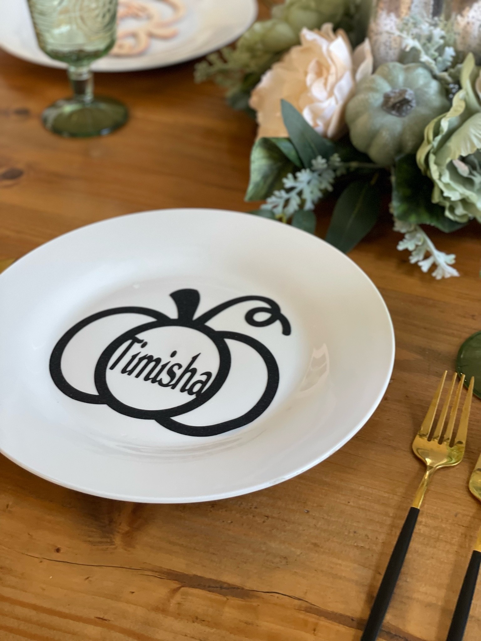 Thanksgiving place settings with name plates. 

#LTKhome #LTKSeasonal #LTKHoliday