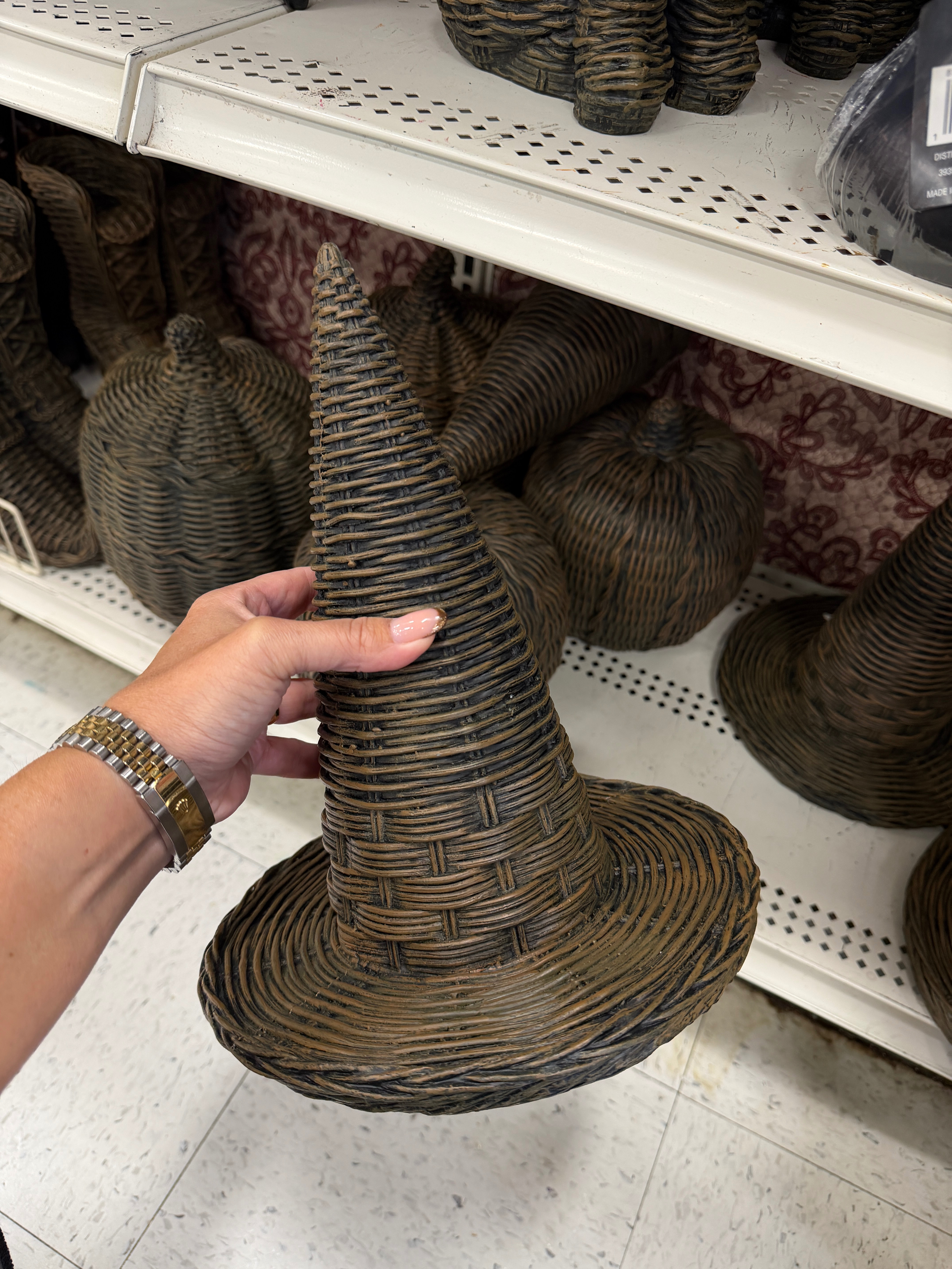 Found these gorgeous Studio McGee lookalike wicker hats from Michaels that are so perfect for fall! 🍂  🤎✨ #MichaelsFinds #FallDecor #FallHomeDecor #AutumnDecor #CozyHome #FallFinds #HomeDecor 

 #LTKSeasonal #LTKHome