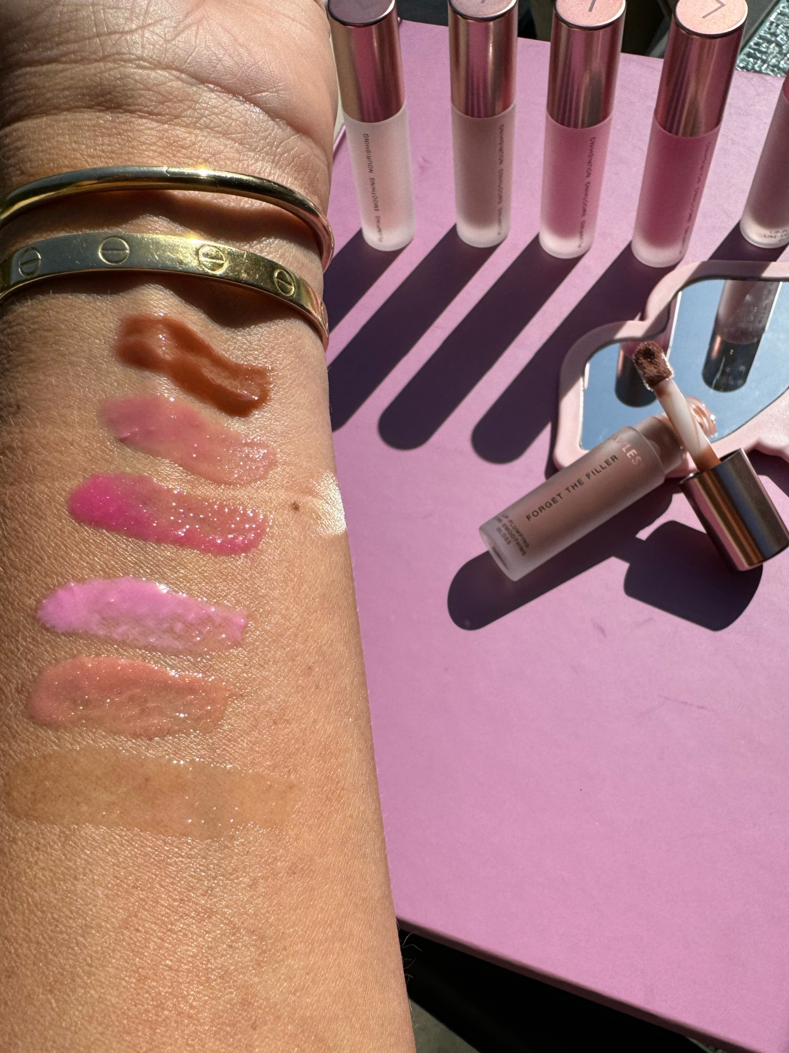 Lawless gloss for the the win 🏆 👄
From bottom to top:
Rosy outlook
Nudie
Daisy girl 
Watermelon 
Velvet 
Maple sugar 

#LTKbeauty #LTKxSephora #LTKfindsunder50