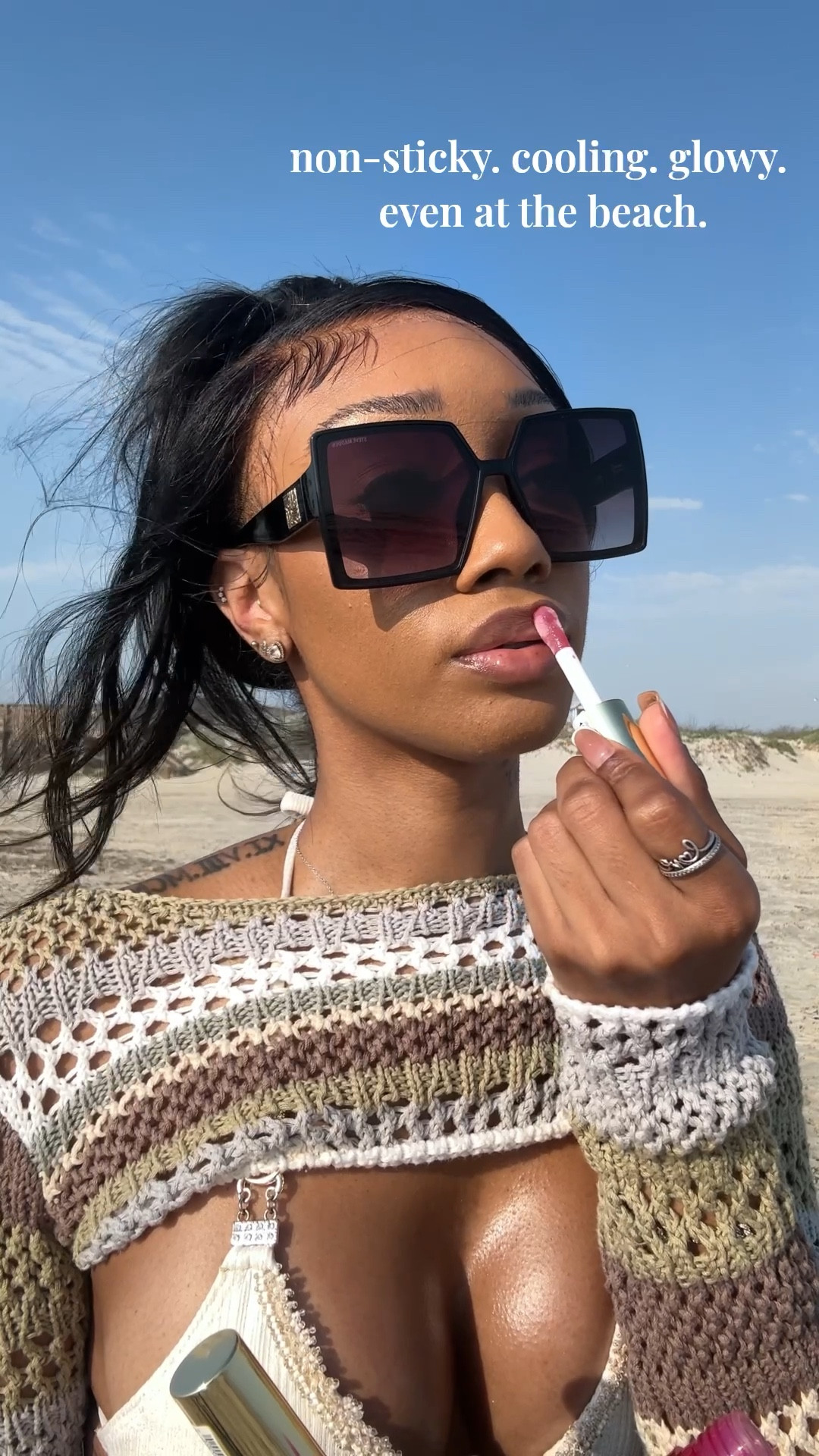 It’s about that time to head to @target for the re-up. I’m wearing Fruit Fetish Lip Oil
in Raspberry Peach and Keep It Full Nourishing Lip Plumper in Nude Shimmer. Lips always plump and giving what they need to give! 💋💄