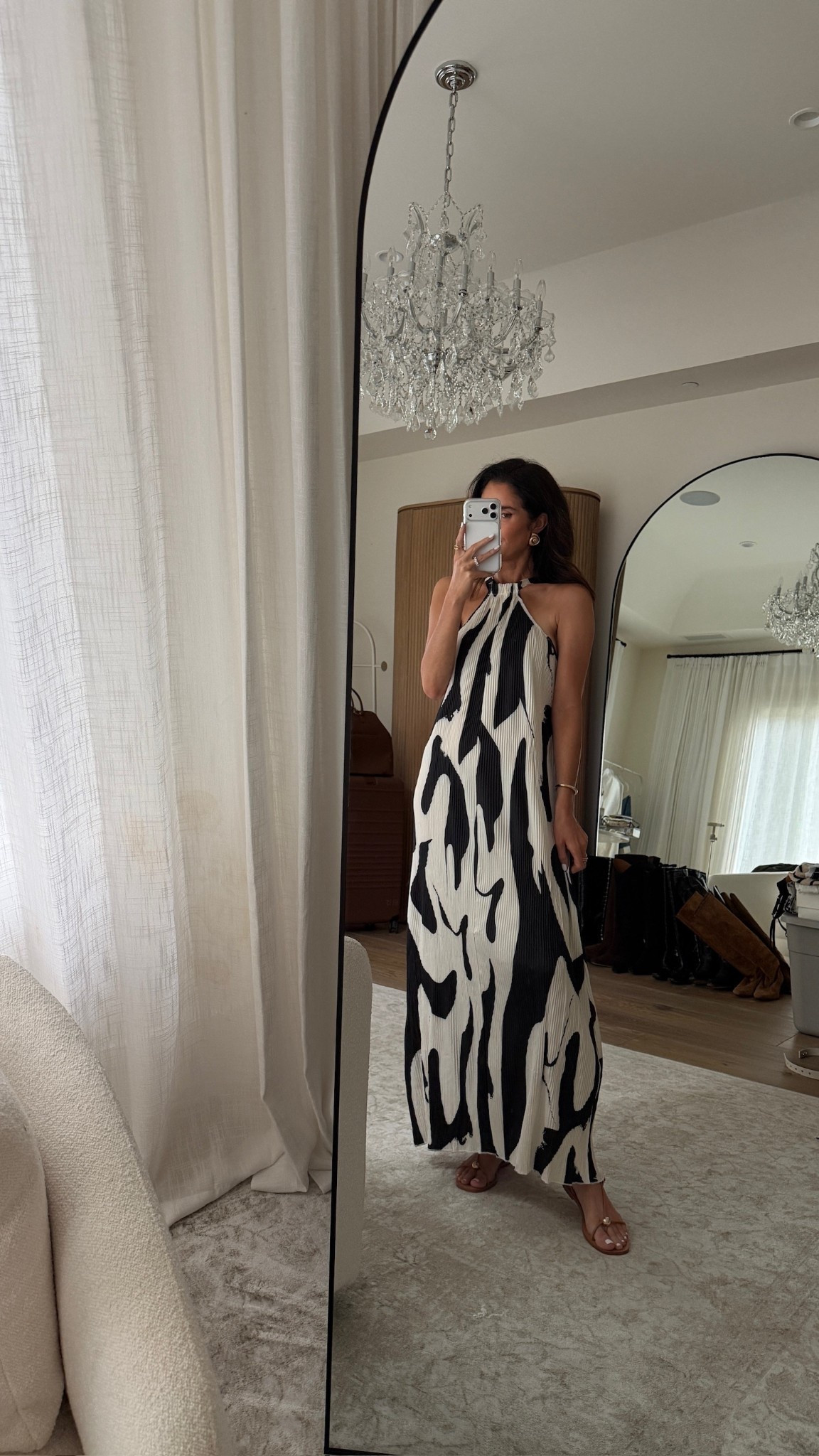 This dress is definitely a statement piece with the B&W. I’m just shy of 5-7” wearing the size small #stylinbyaylin #aylin #amazonfind

#LTKOver40 #LTKootd #LTKgrwm