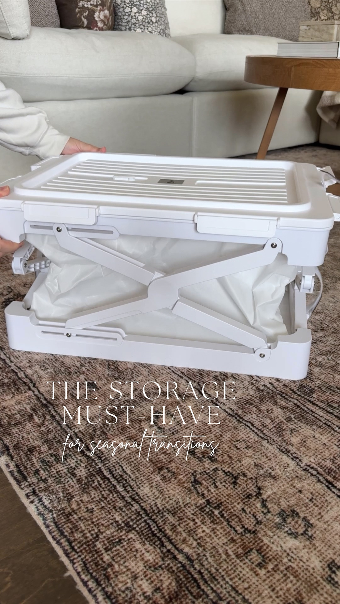 A must-have for seasonal transitions 🙌 This compression storage box makes it easy to pack away coats, sweaters, blankets, bedding + more while taking up way less space. Such a smart storage solution for keeping everything neat and organized!

#LTKHome