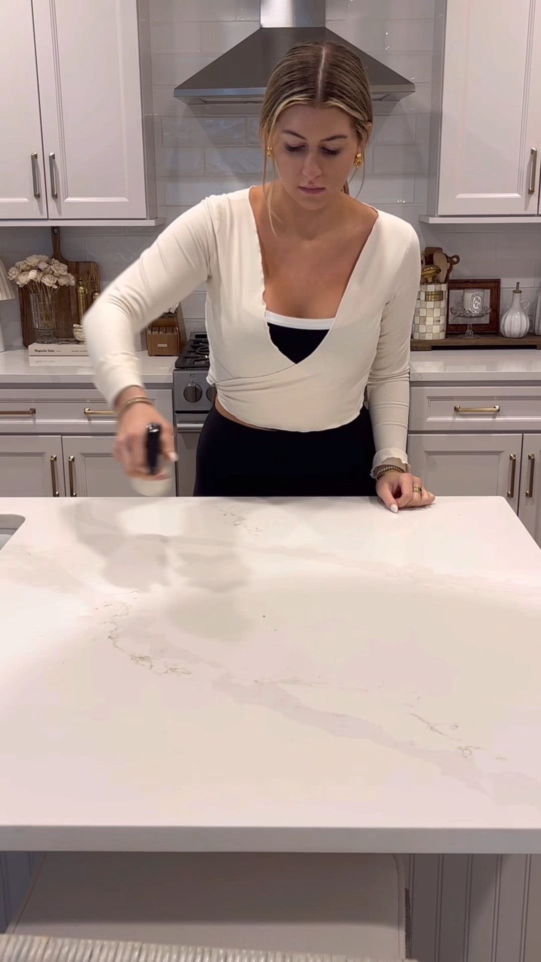 Clean with me while my sheets are washing 🫧🤍🫶🏼 

#LTKHome #LTKvlog #LTKselfcare