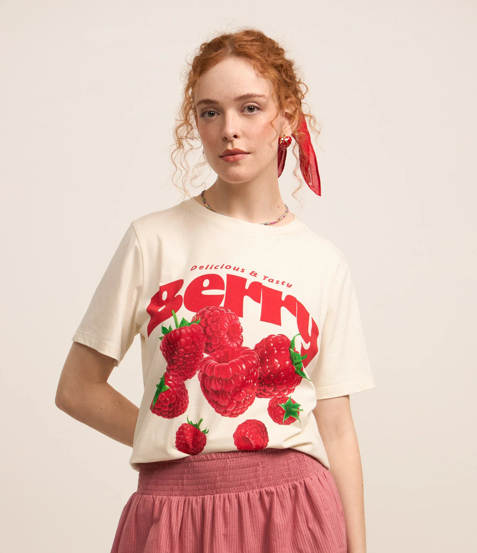 Camiseta Alongada em Algodão com Estampa de Framboesa Branco - Lojas Renner | Renner (BR)