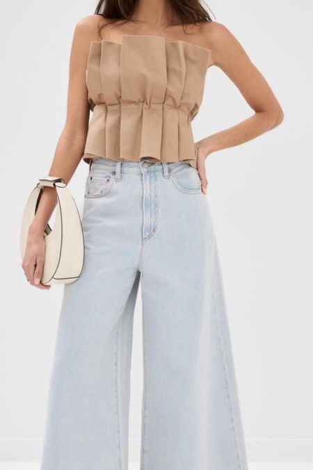 Strapless top
Jeans 
Summer outfit 
Summer top
Vacation outfit
Vacation 
Date night outfit
#Itkseasonal
#Itkover40
#Itku
Amazon 
Amazon Fashion 
Amazon finds #ltkfindsunder50