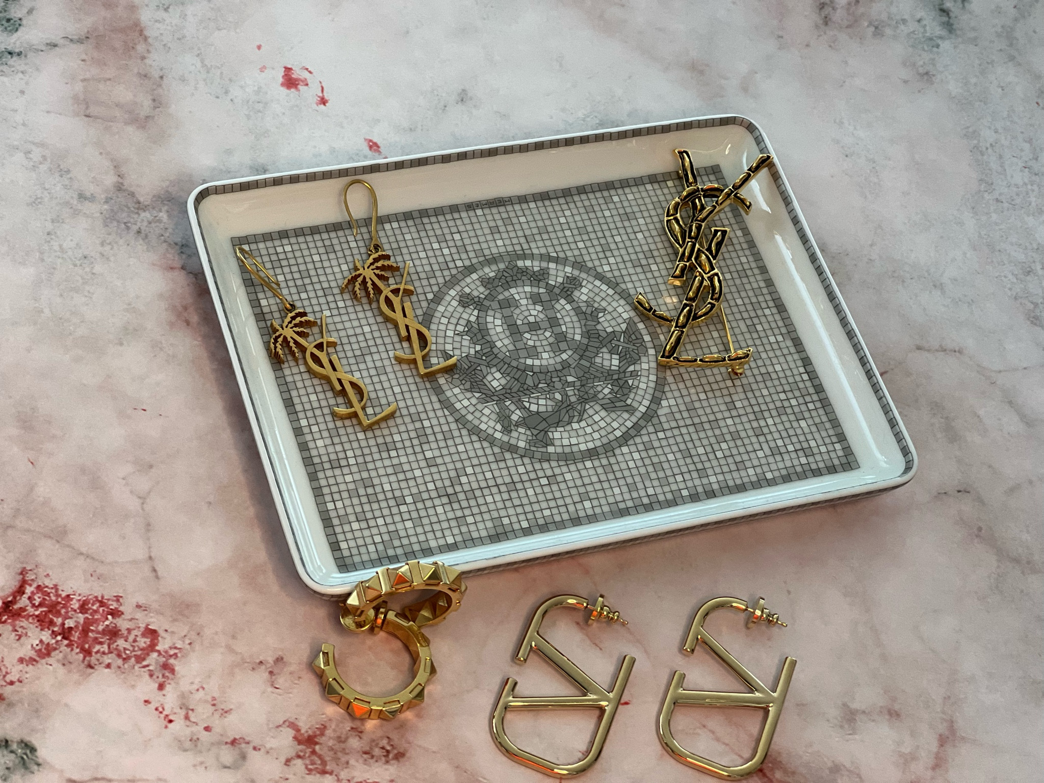 Earrings Gold
Goldene Ohrringe 

#LTKbeauty #LTKHoliday #LTKSeasonal