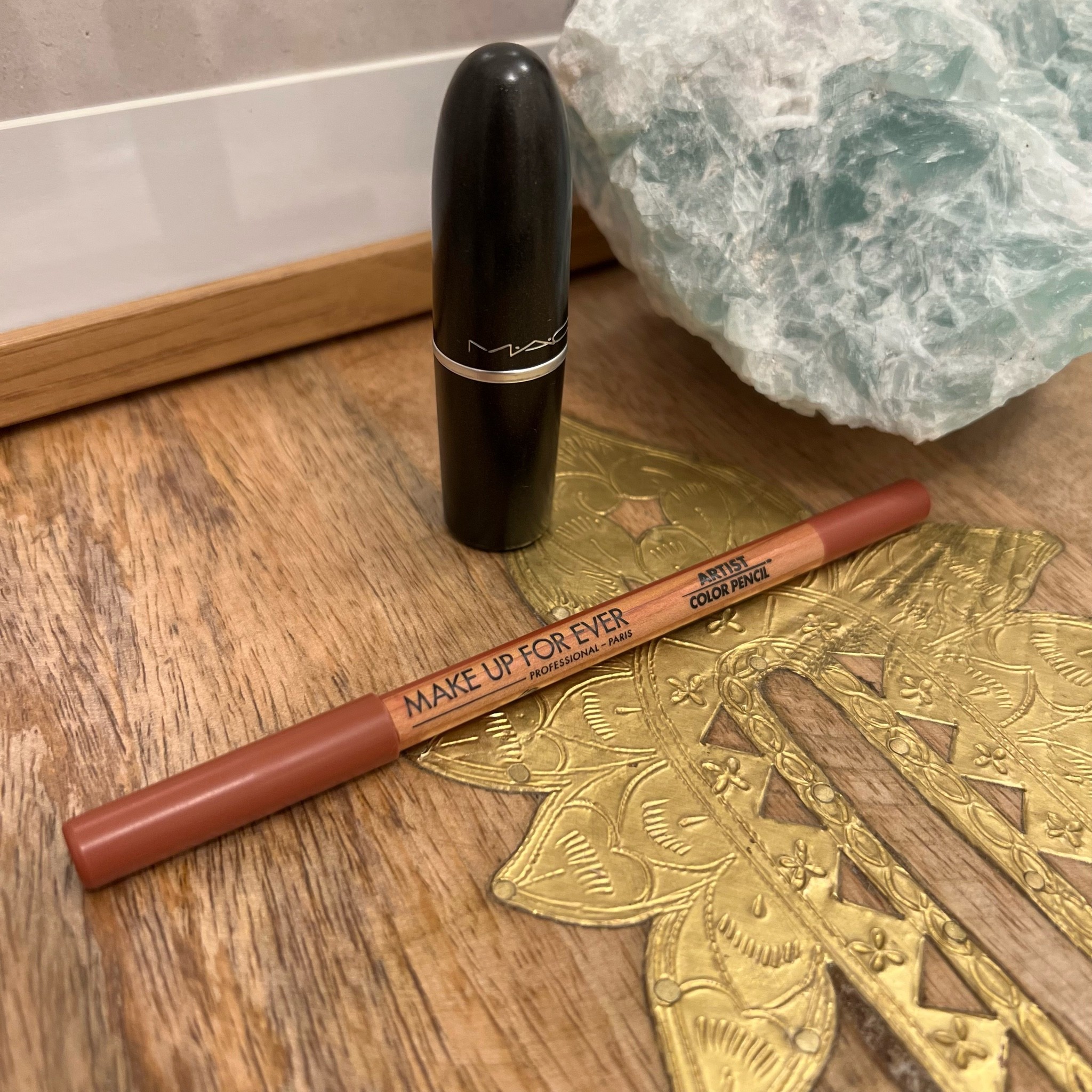 One of my favorite lip combos
Mac *Whirl
Make up forever *706
#sephorasale
#lipcombo
#makeup