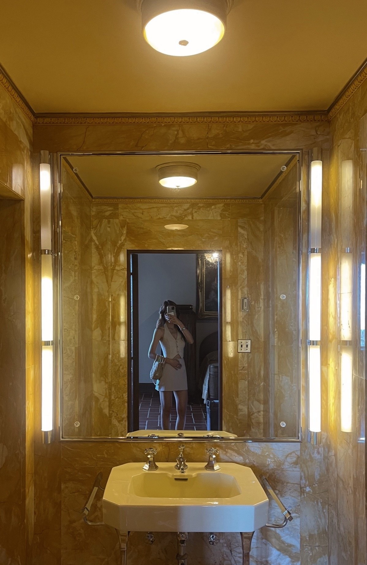 Some things usually stay the same: bathroom selfies of my outfits are one of them 😌📸

Linking neutral mini skirts and tank tops similar to what I’m wearing here!

summer outfits, neutral outfits, skort, date night outfits, vacation outfits

#LTKootd #LTKTravel #LTKdayinmylife