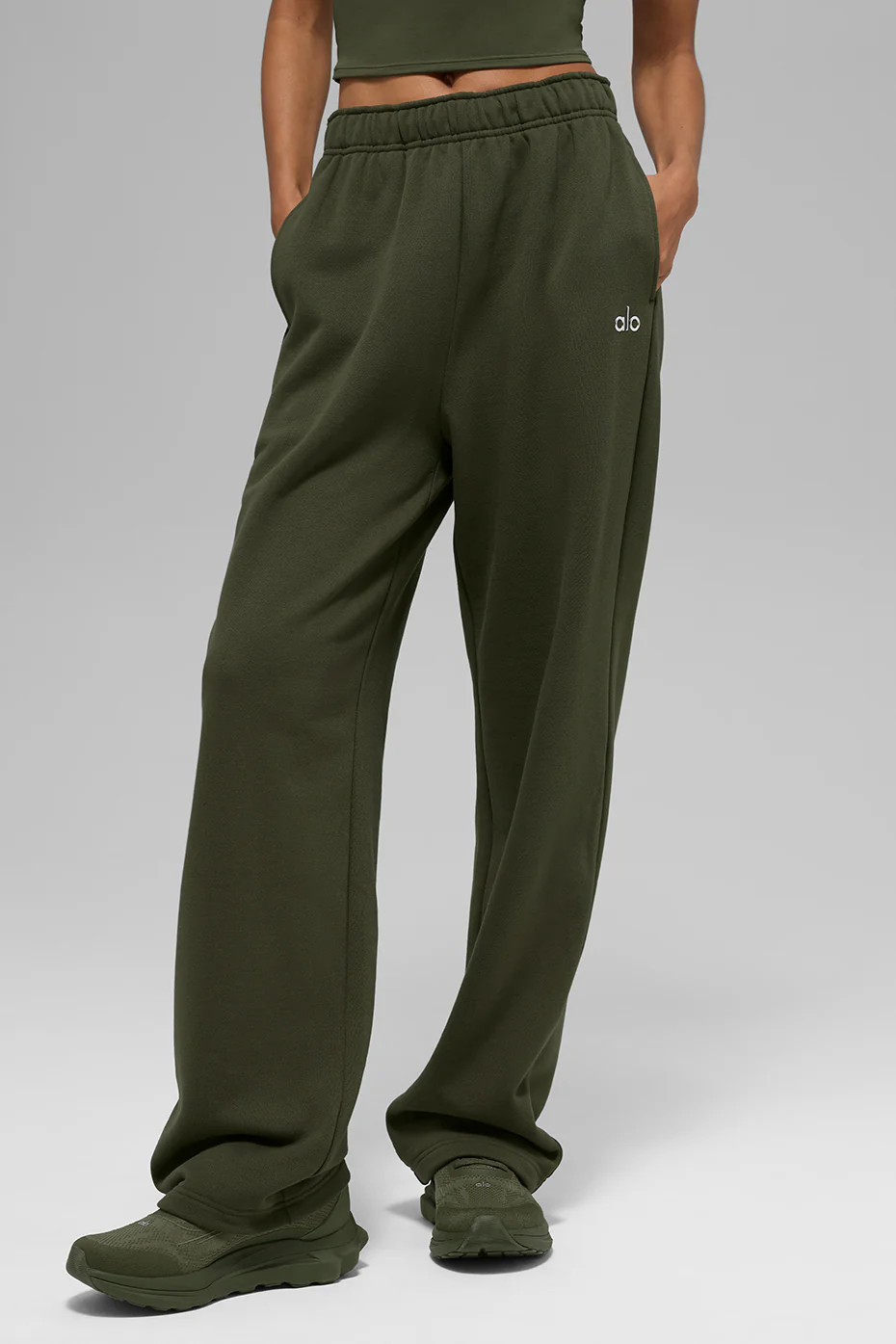 ALO | Accolade Straight Leg Sweatpant in Green Olive, Size: Large | Alo Yoga