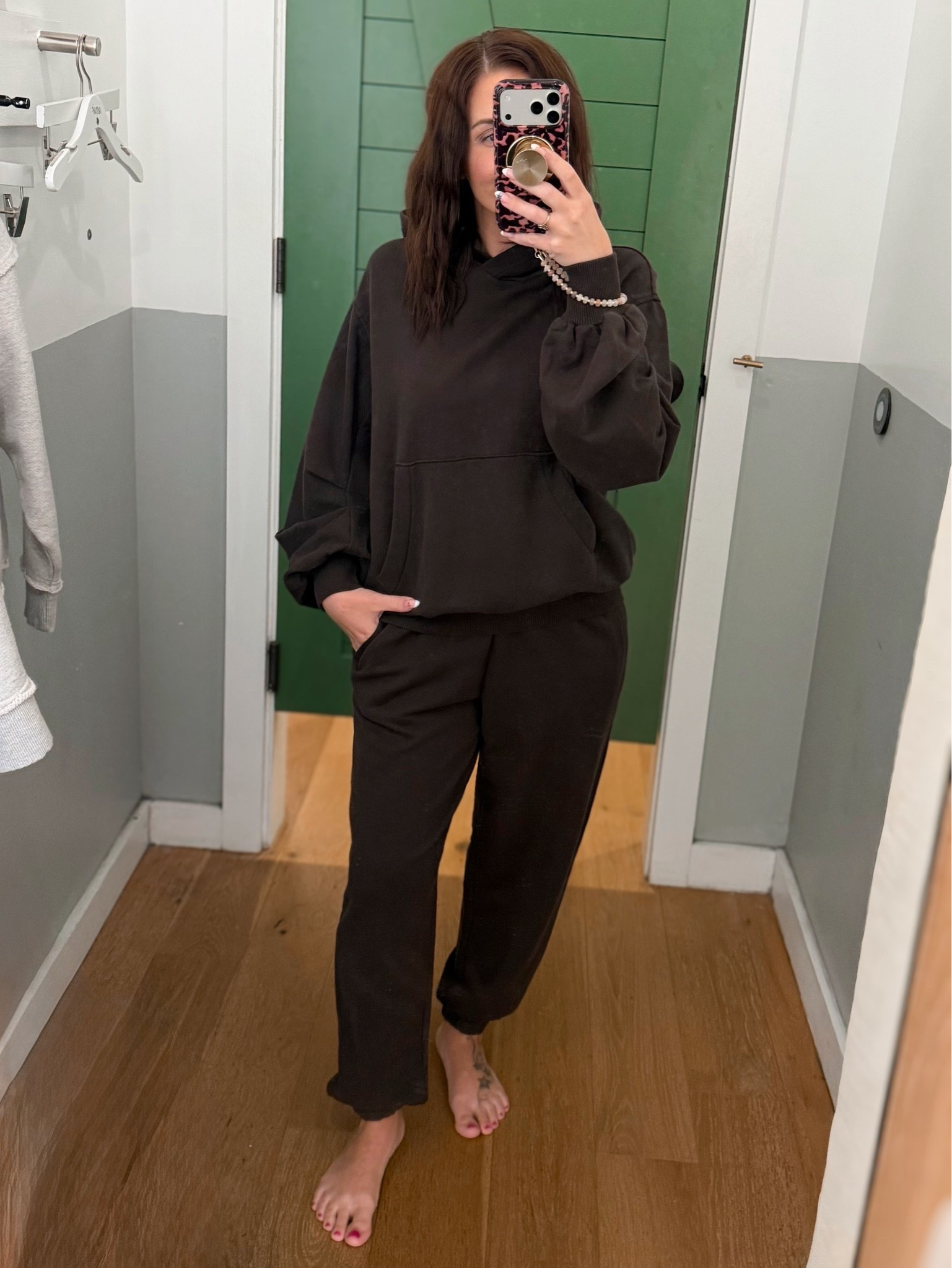Aerie deep brown color is gorgeous!
Both run oversized 
Top is XXS
Bottoms are XS

#LTKPetite #LTKSaleAlert