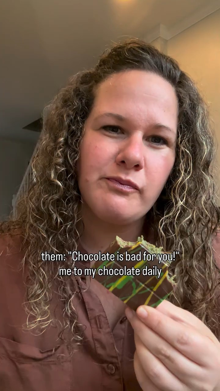 I don’t drink alcohol, smoke but I need a few bites of chocolate ever single day! 💚🍫

#chocolateadict #dubaichocolate #chocolate #funnyvideo #fyp