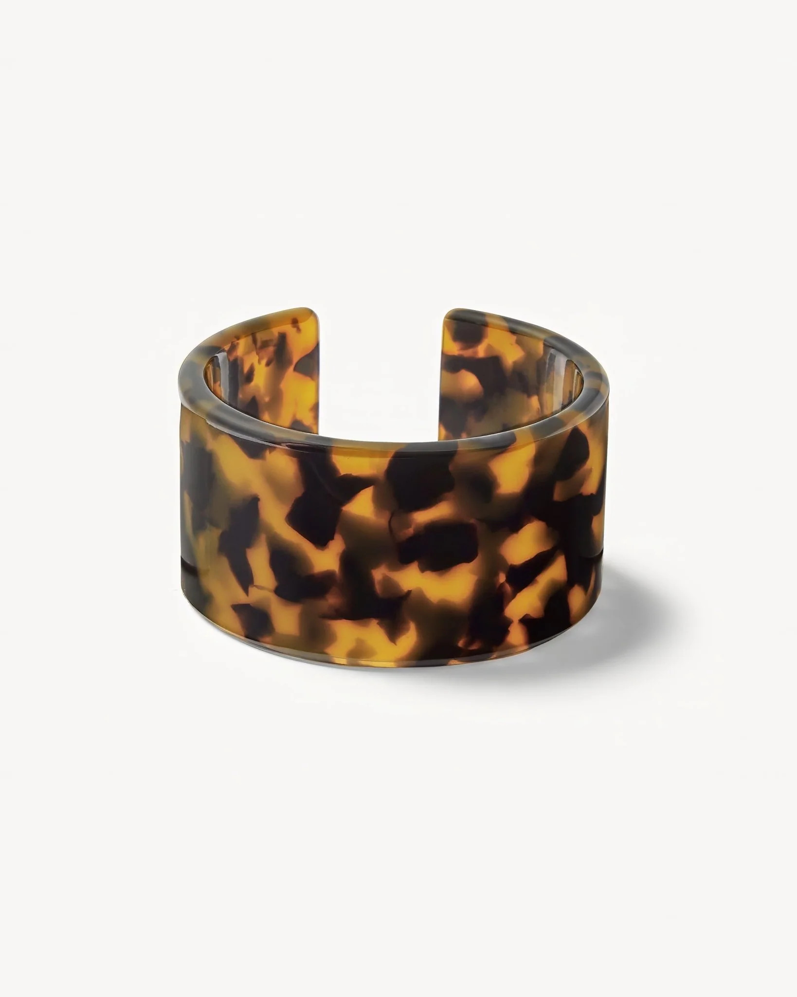 Wide cuff bracelet in Classic tortoise italian acetate. | Machete