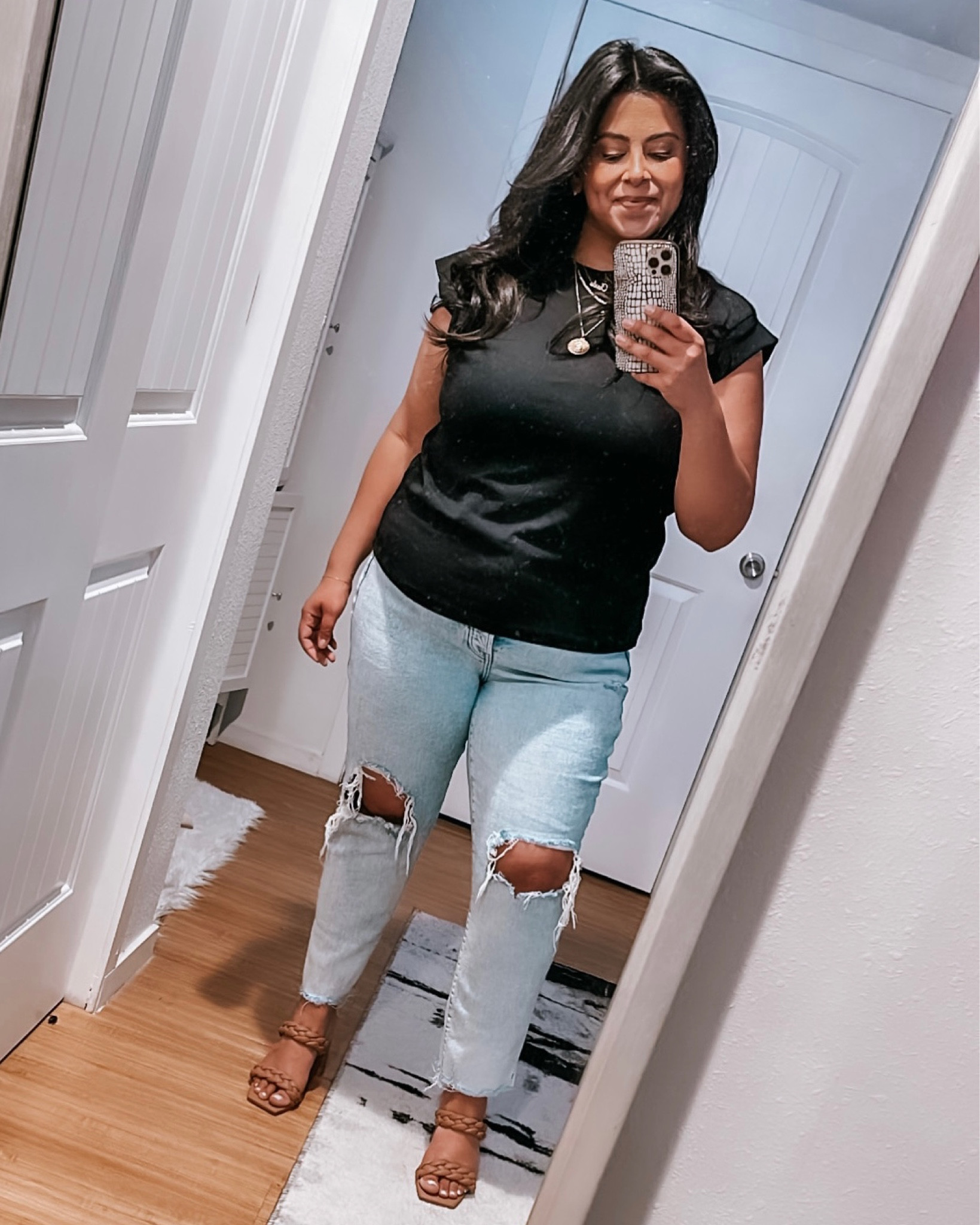 Midsize casual night out fit. Top from Zara. Denim is Old Navy. Sandals are SO comfy from Dolce Vita

#LTKcurves #LTKshoecrush #LTKsalealert