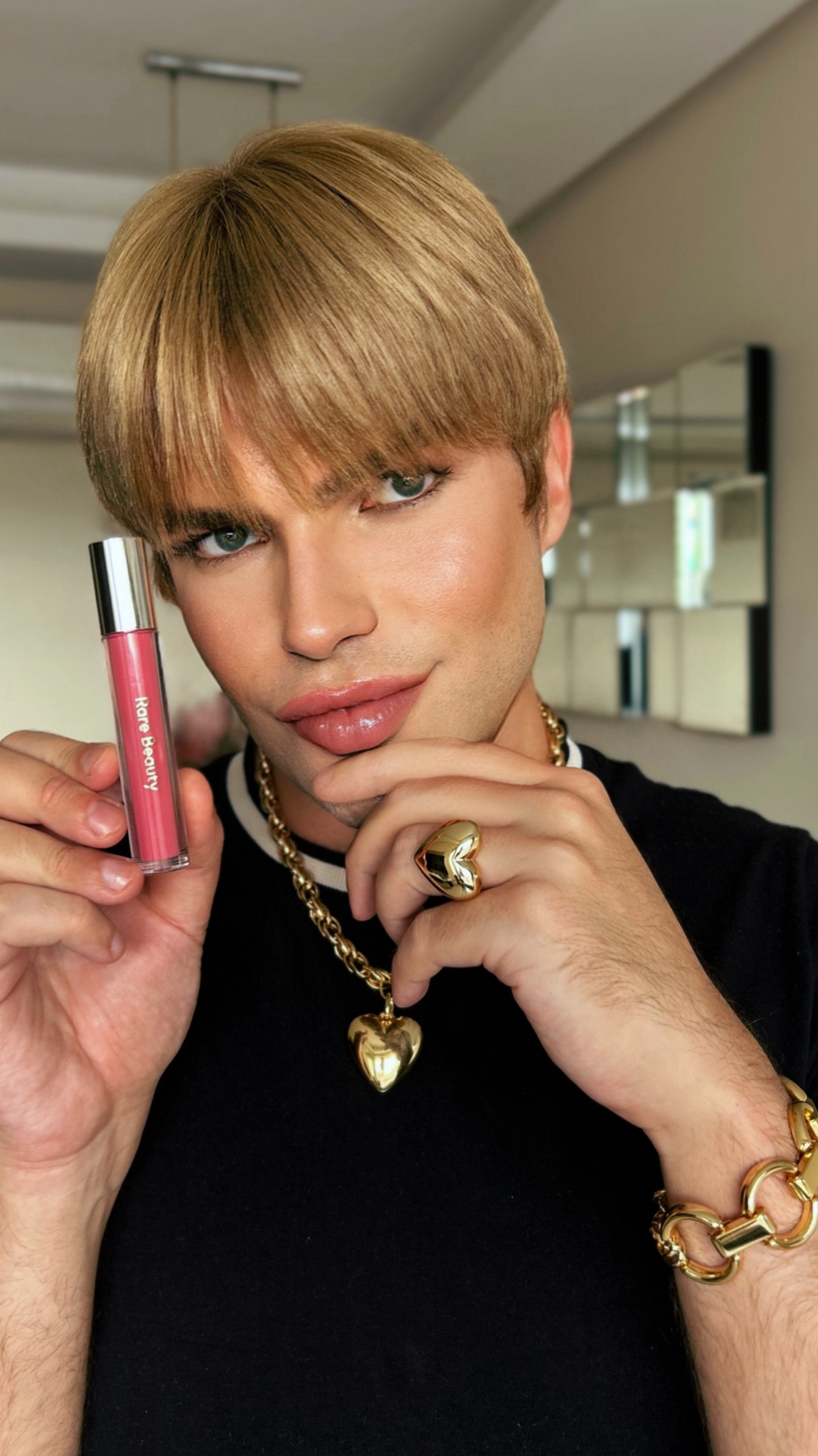 Pensa num gloss lindo! Esse é o Stay Vulnerable Glossy Lip Balm na cor Nearly Rose da Rare Beauty ✨

#LTKbrasil #LTKbeleza