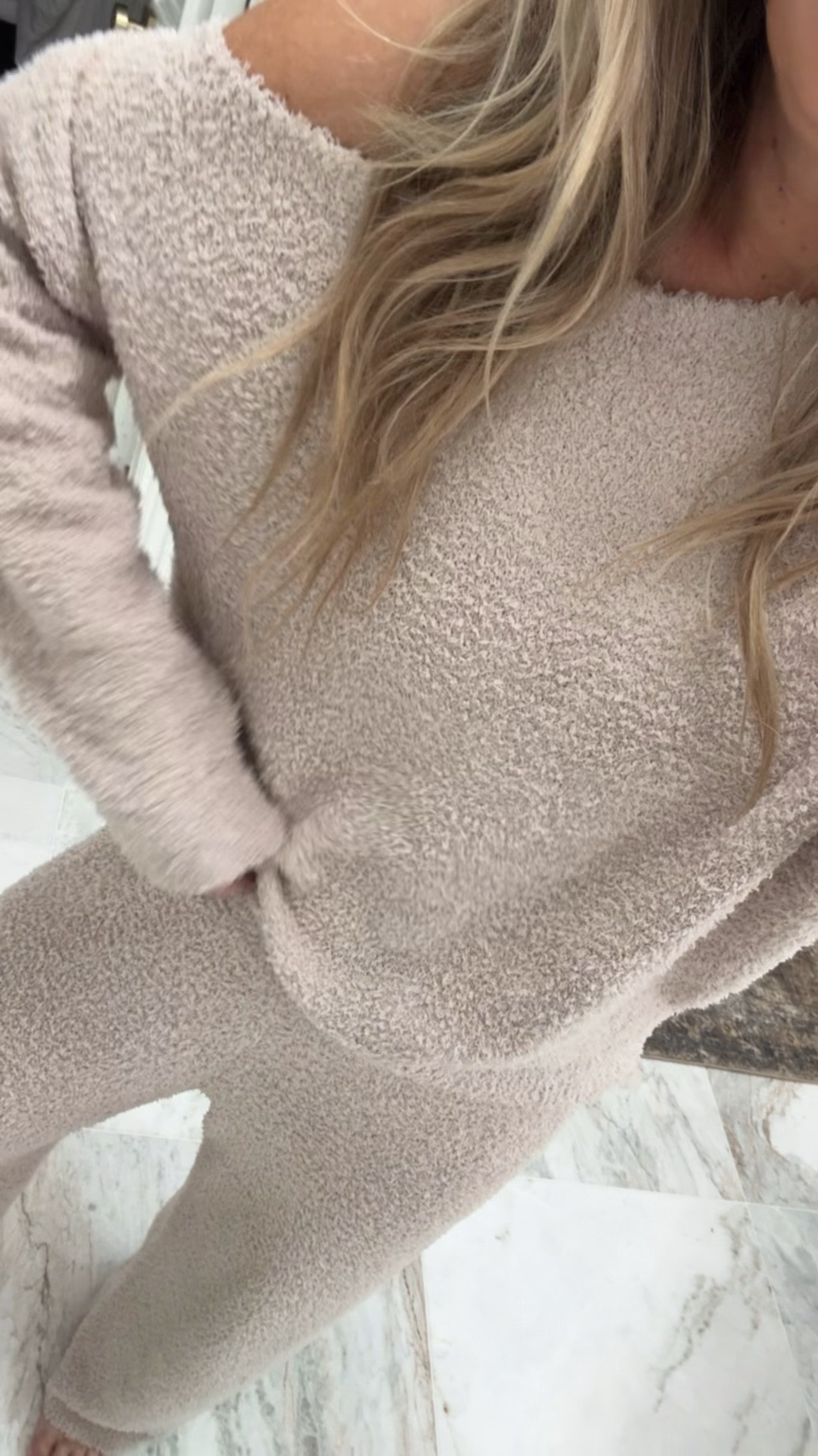 Gift guide. Cyber Monday. Black Friday. Barefoot dreams looks for less. Thanksgiving. Fall boots. Ugg SAVE VS SPLURGE. Looks for less. Daily deal. Black Friday. Gift guide for her. Gift guide for teens. Ugg tazz. Gift guide 2025. Ugg clog. Thanksgiving outfit. Lululemon sale. Gift guide for her.Fits TTS, wear 8. Leggings.
Fall family photos outfits. Holiday pajamas. Christmas pajamas. Christmas pjs. Gift guide for kids. Gift guide for her. Gift guide for the family. Black Friday. Early Black Friday. Cyber week 




#LTKCyberWeek #LTKGiftGuide #LTKgrwm