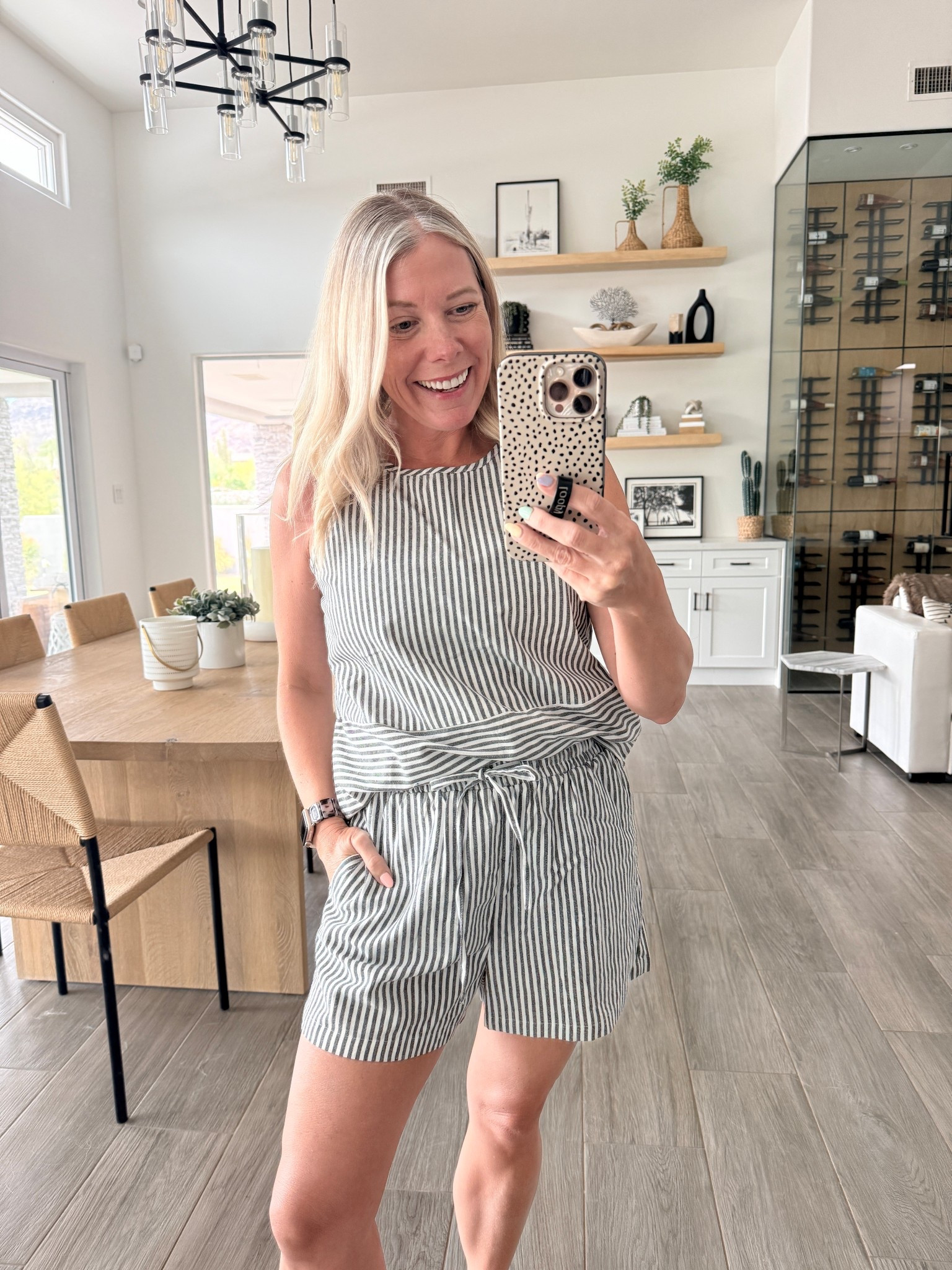 Two piece striped shorts set size smalll yellow Alo

#LTKmomlife #LTKootd #LTKOver40