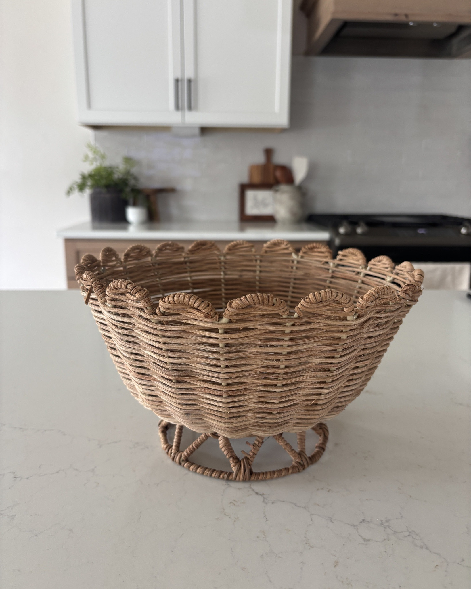 Found the cutest scalloped fruit bowl at TJ Maxx today - linked some similar ones🤎🍎

#LTKHome