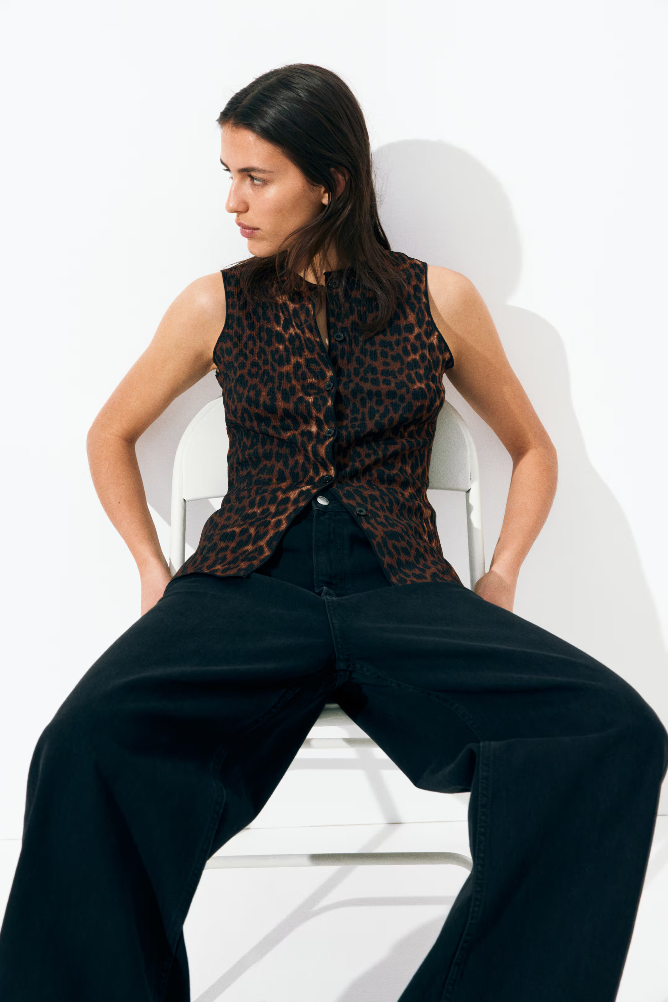 Textured jersey waistcoat - Dark brown/Leopard print - Ladies | H&M GB | H&M (UK, MY, IN, SG, PH, TW, HK)