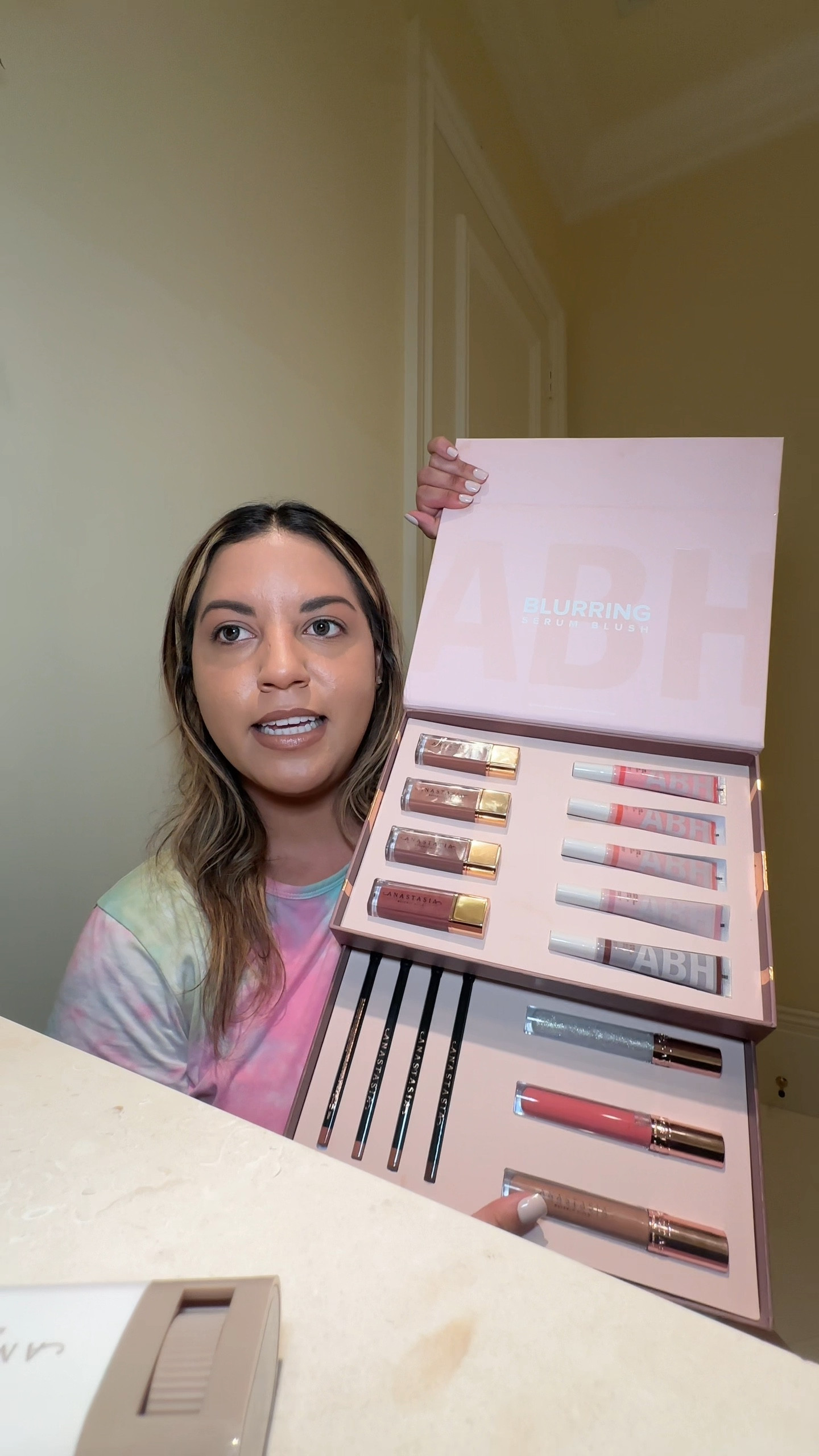 Liquid blurring serum blush from @anastasiabeverlyhills #ad

This blush blends like a dream and has the must beautiful finish on the skin ✨ 

I layer shades together to create a custom natural radiant flush 😚

This formula is hydrating, serum-enriched, and the precise applicator helps you apply the perfect amount 🩷

*These products are gifted*

#ABHBlush #anastasiabeverlyhills #makeup #blush #blushes #newmakeup #makeuptips 