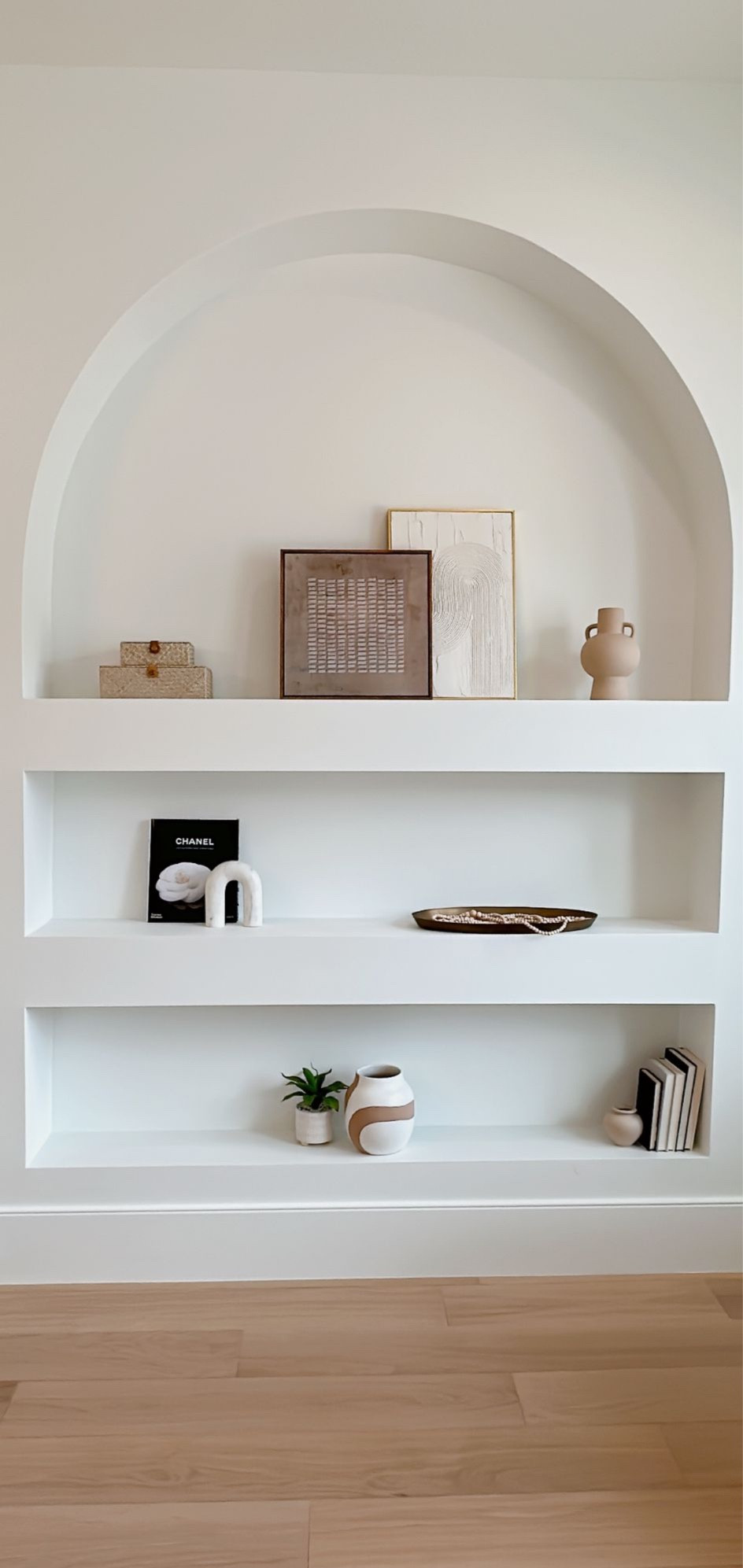 Arched shelf styling 

#LTKsalealert #LTKhome #LTKstyletip