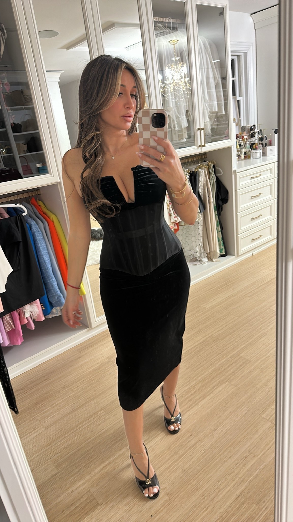 Holiday outfit idea 
Velvet dress 
Birthday outfit 
New Year’s Eve dress 
#holidaylook #NYElook 

#LTKHoliday #LTKSaleAlert