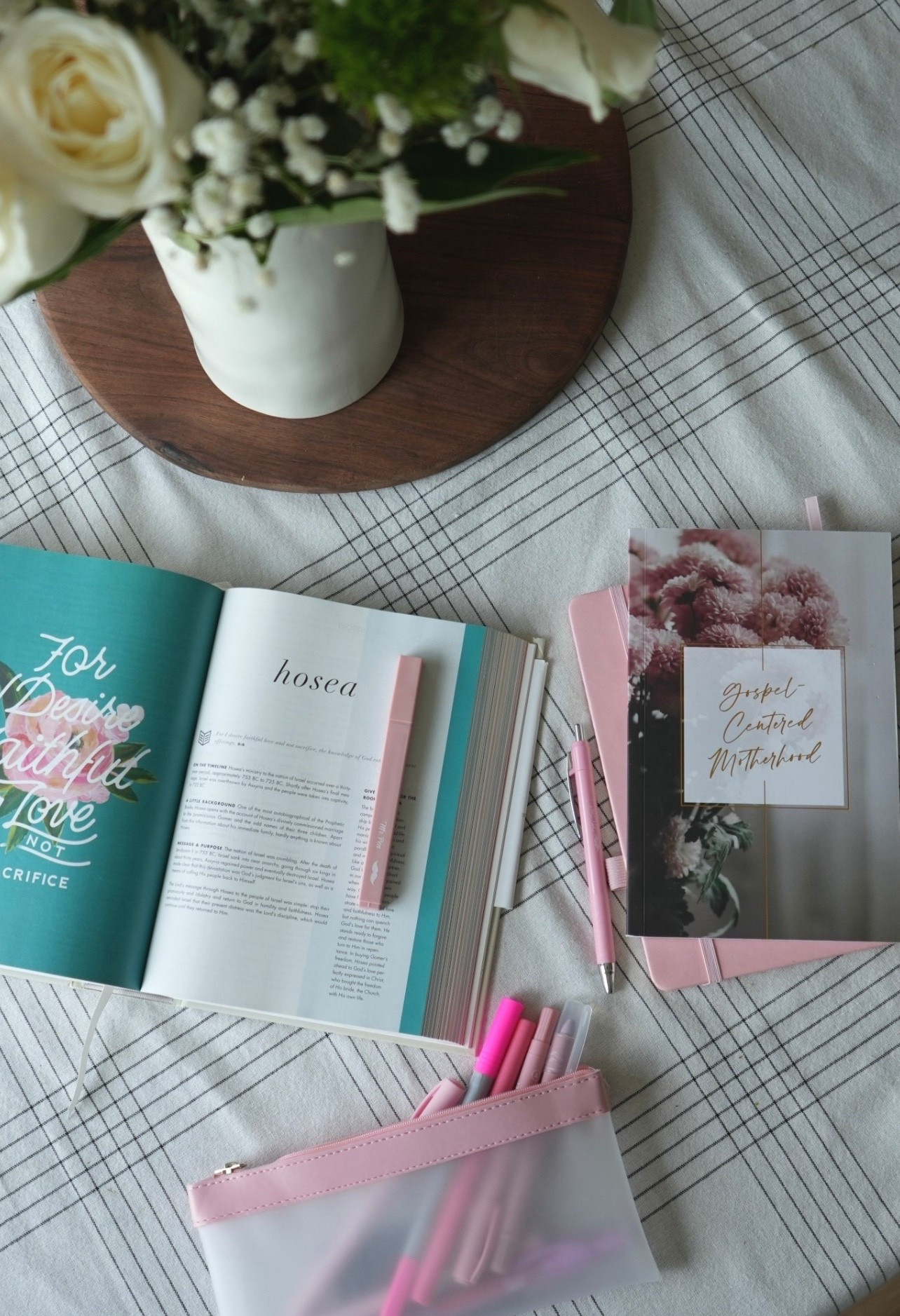 Faith focused gifts are on sale now at Daily Grace Co. #biblestudy 

#LTKGiftGuide #LTKFindsUnder50 #LTKFindsUnder100