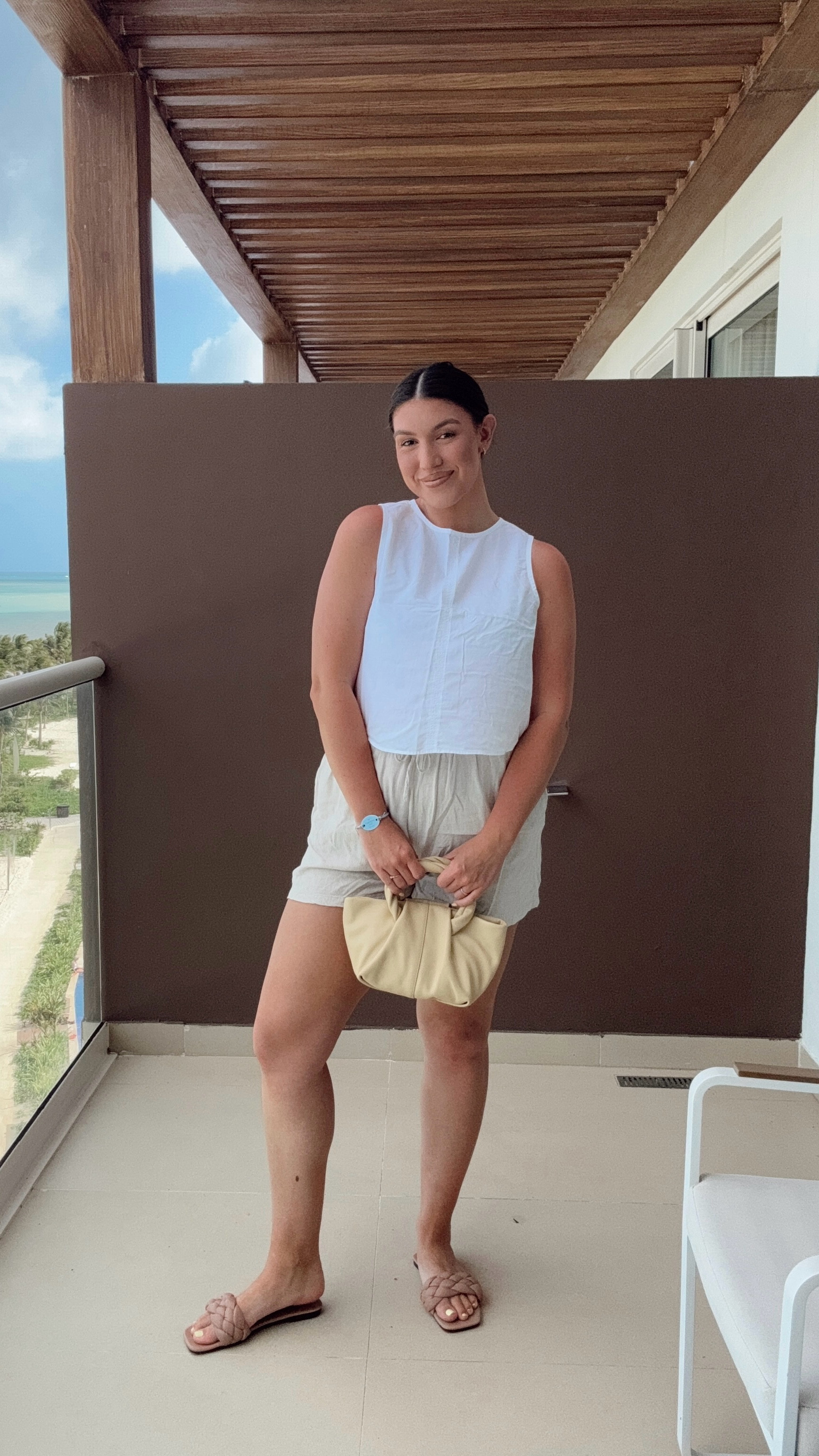 Cute lil vacay fit💛🩷

Tropical vacation outfit, midsize fashion, easy style, neutral summer style

#LTKTravel #LTKMidsize #LTKStyleTip