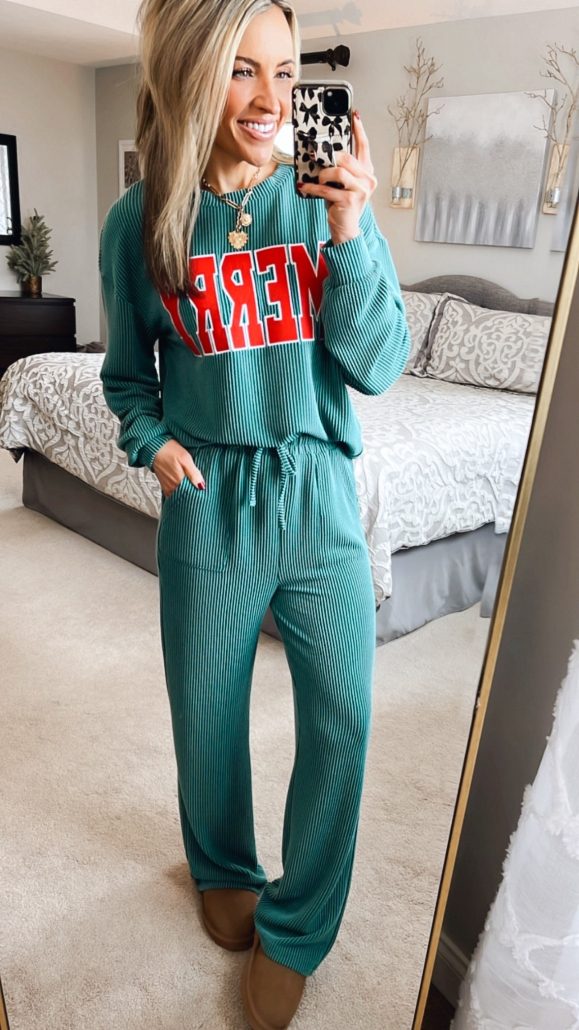 Love this cozy set!! I plan to live in this Christmas morning! Wearing small. 

#LTKFindsUnder50 #LTKPetite #LTKHoliday