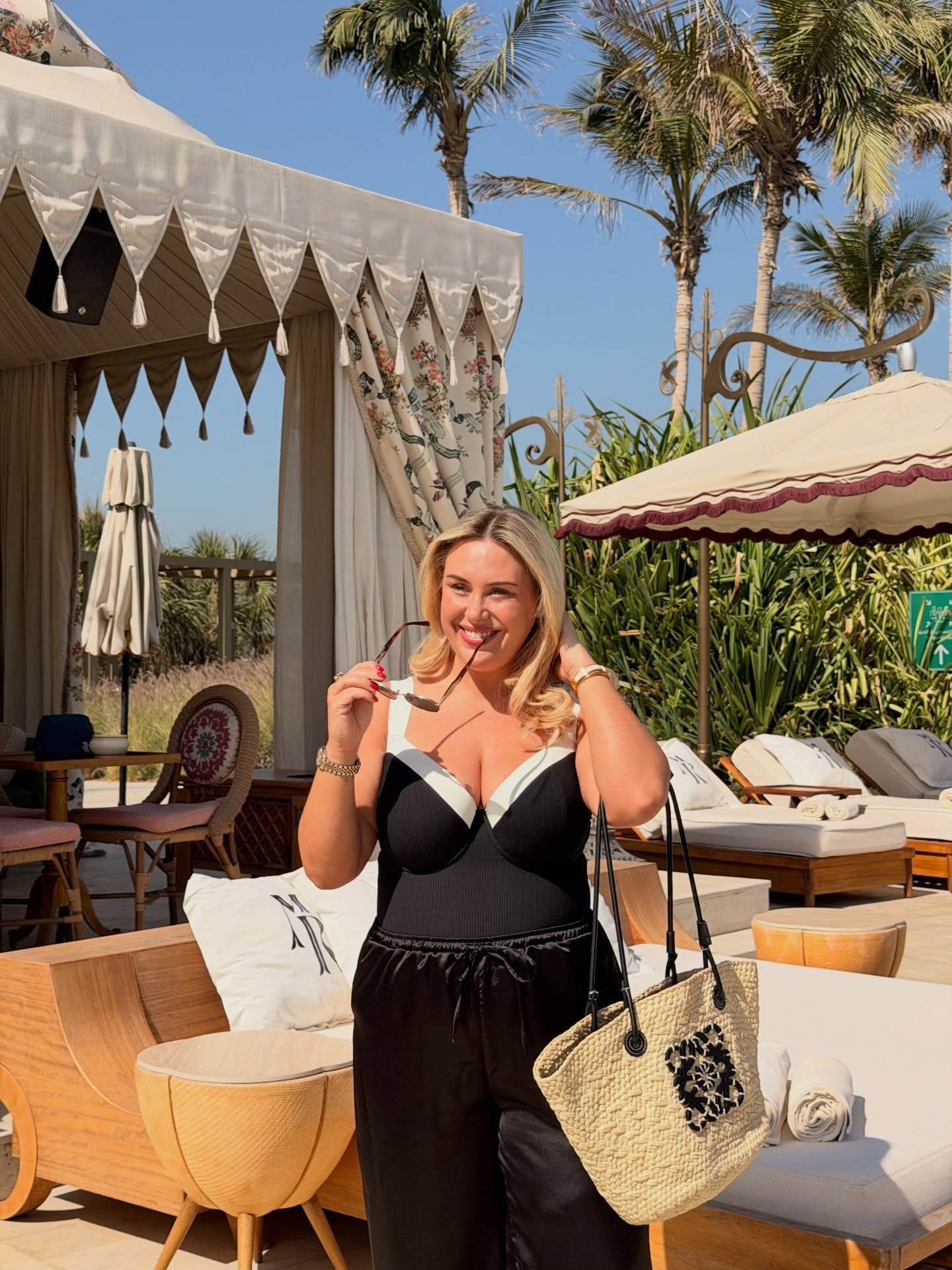 Well and truly left my coat at home 

#wintersun #travel #dubai #holidayoutfits #swimwear